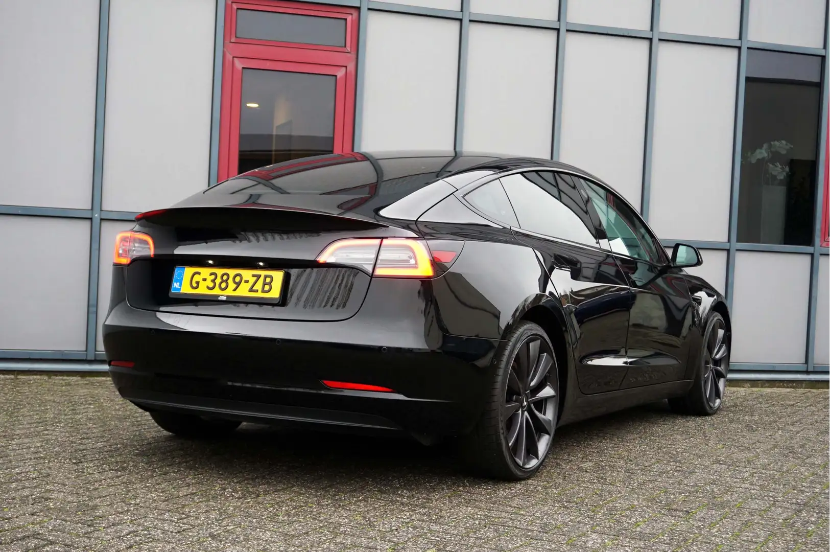 Tesla Model 3 Performance 513PK AWD 75kWh Zwart - 2