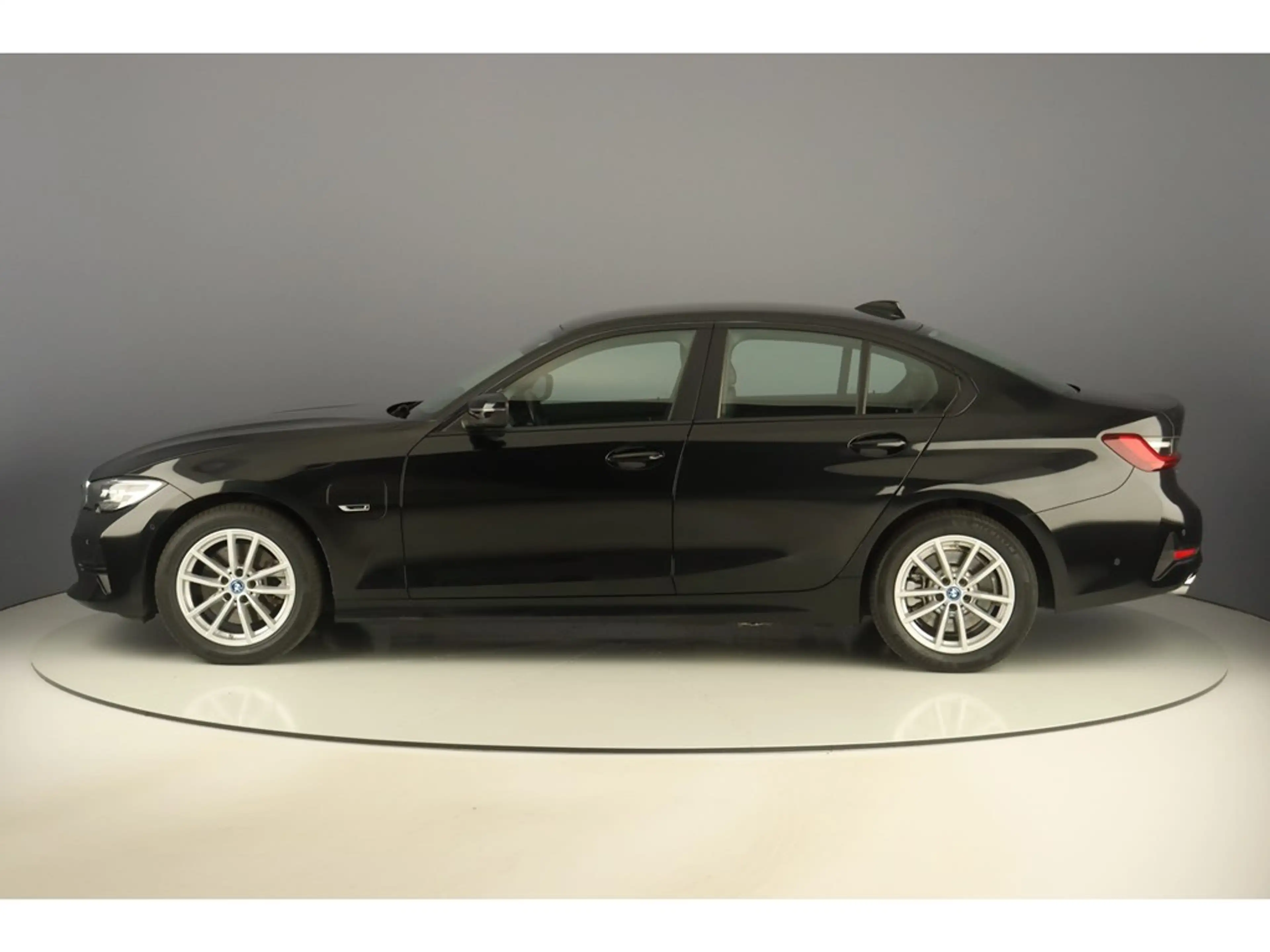 BMW 320 e 204pk Pack Business — photo 2