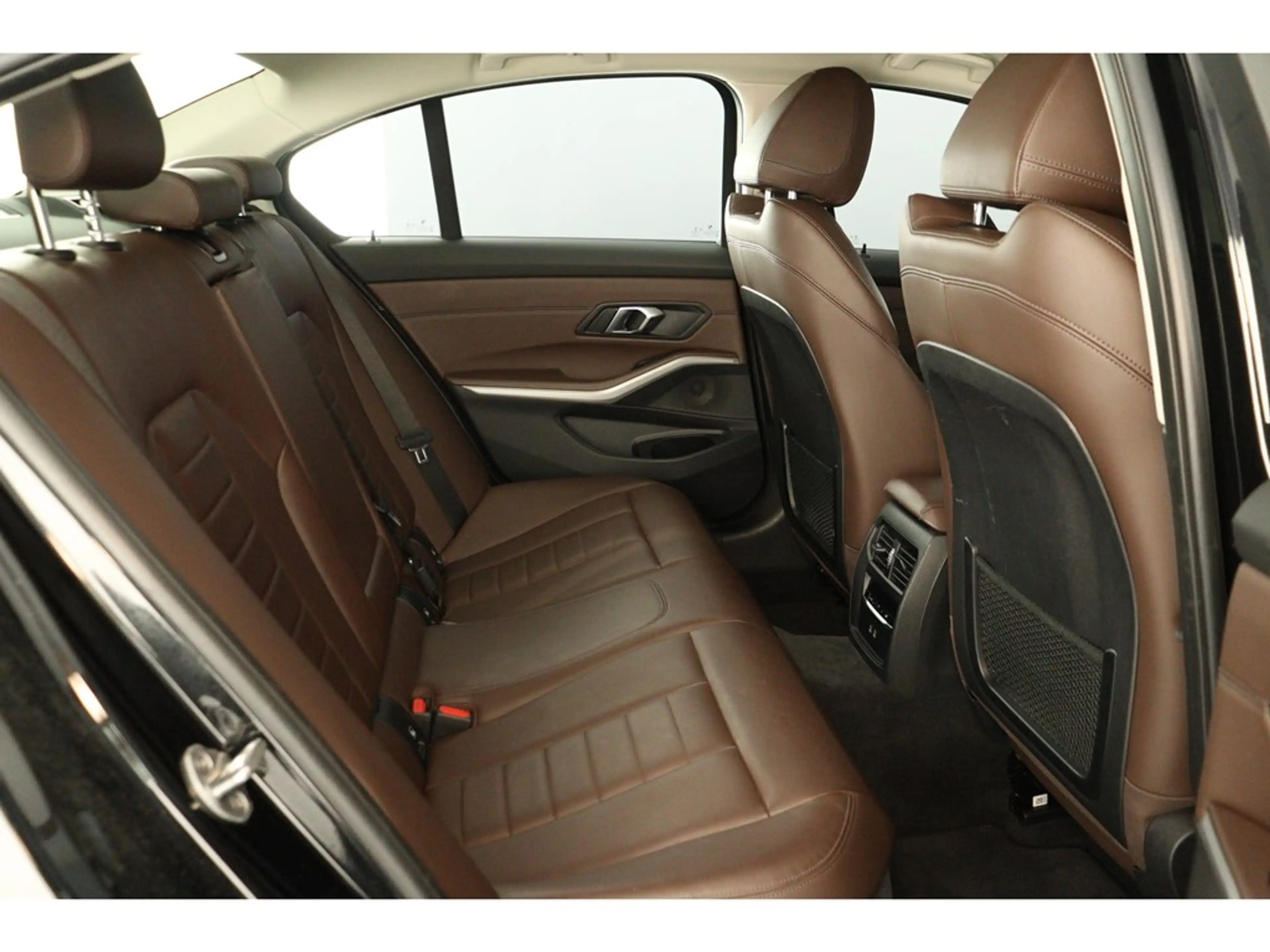 BMW 320 e 204pk Pack Business — photo 12