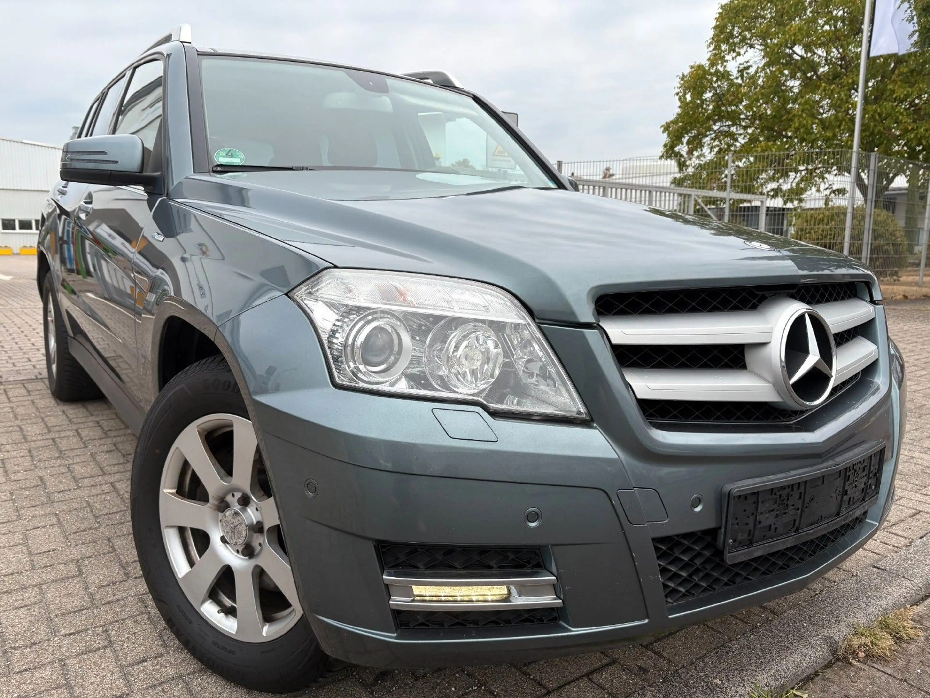 Mercedes-Benz GLK 250 CDI 4MATIC BlueEFFICIENCY*AHK*STHZ*Pano*