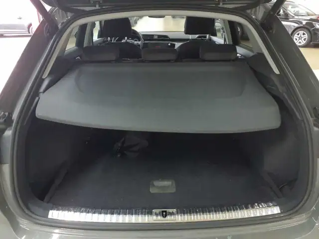 Audi Q3 view 15