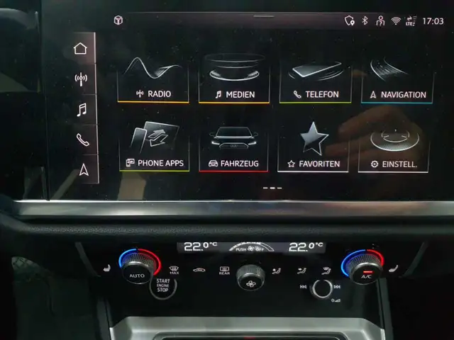 Audi Q3 view 12