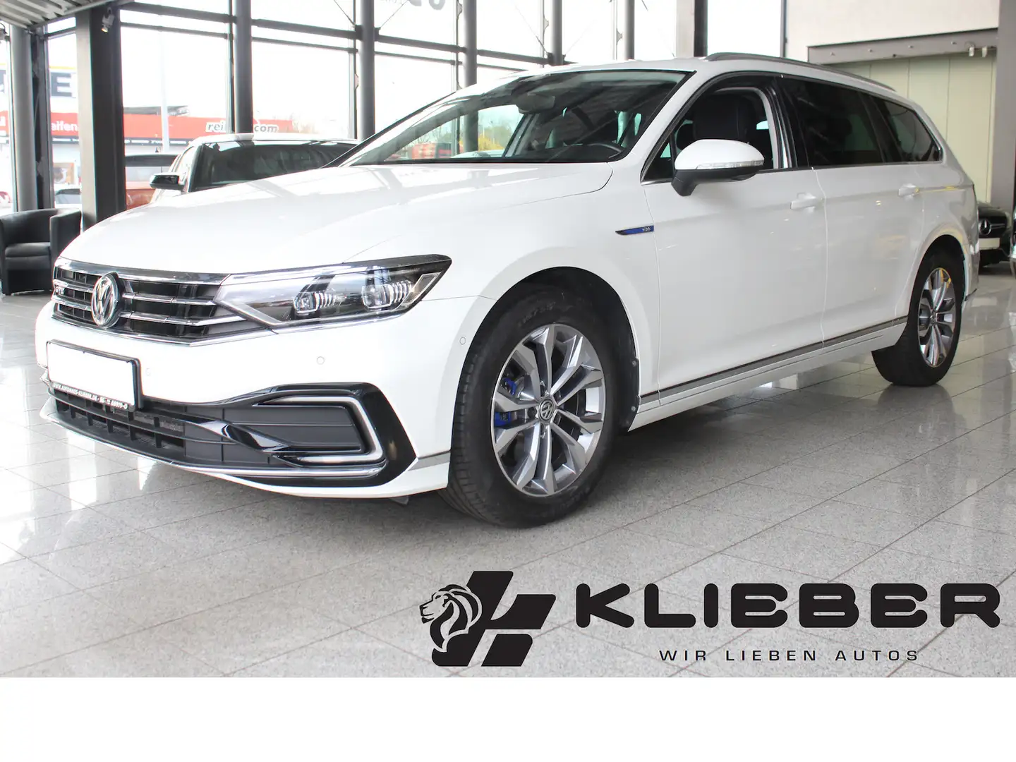 Volkswagen Passat Variant GTE 1.4 TSI DSG PANO*AHK*IQ-L*360 Weiß - 1