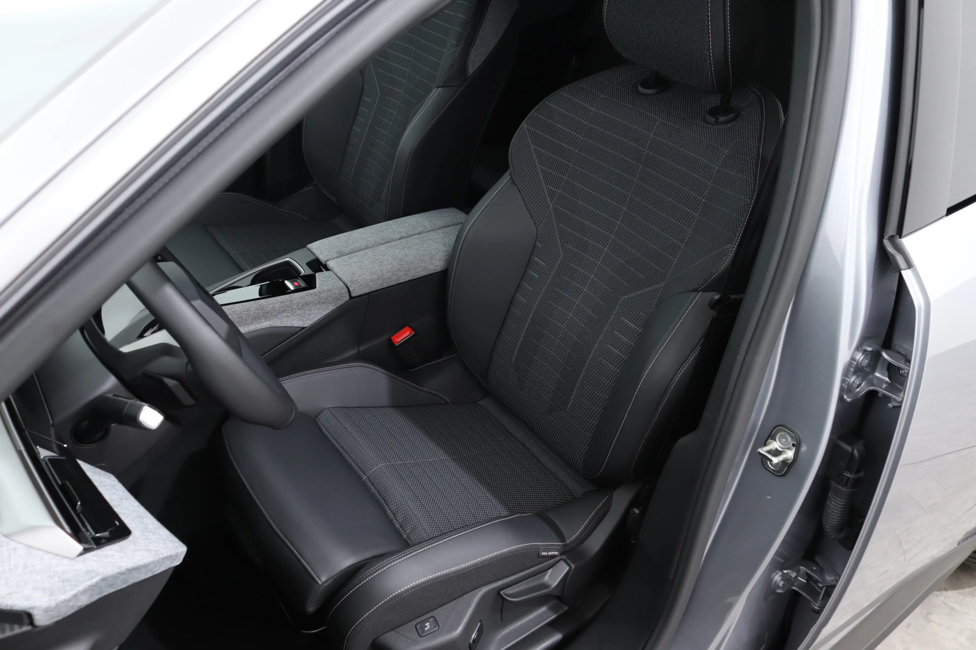 Peugeot 3008 HYBRID 145PK e-DSC6 ALLURE AUT | Trekhaak | 360 Vi — photo 4