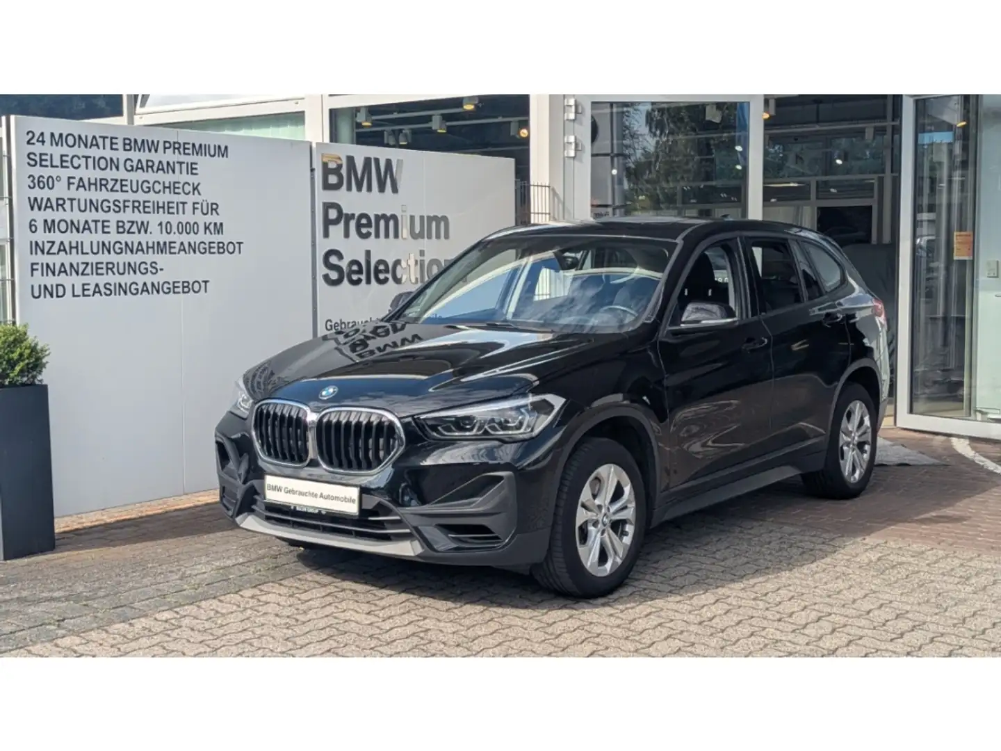 BMW X1 sDrive20i El. Pano Navi HarmanKardon LED El. Heckk Zwart - 2