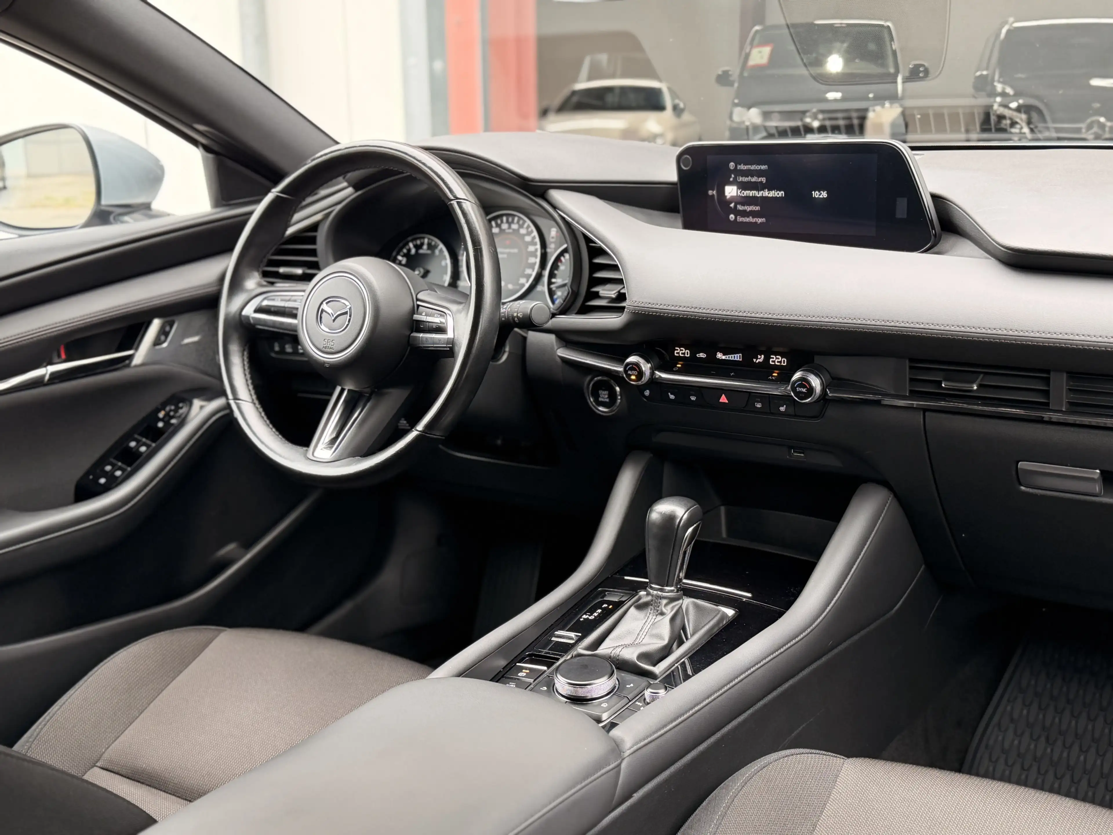 Mazda 3 Selection*HUD*ACC*CARPLAY*BOSE* — photo 10