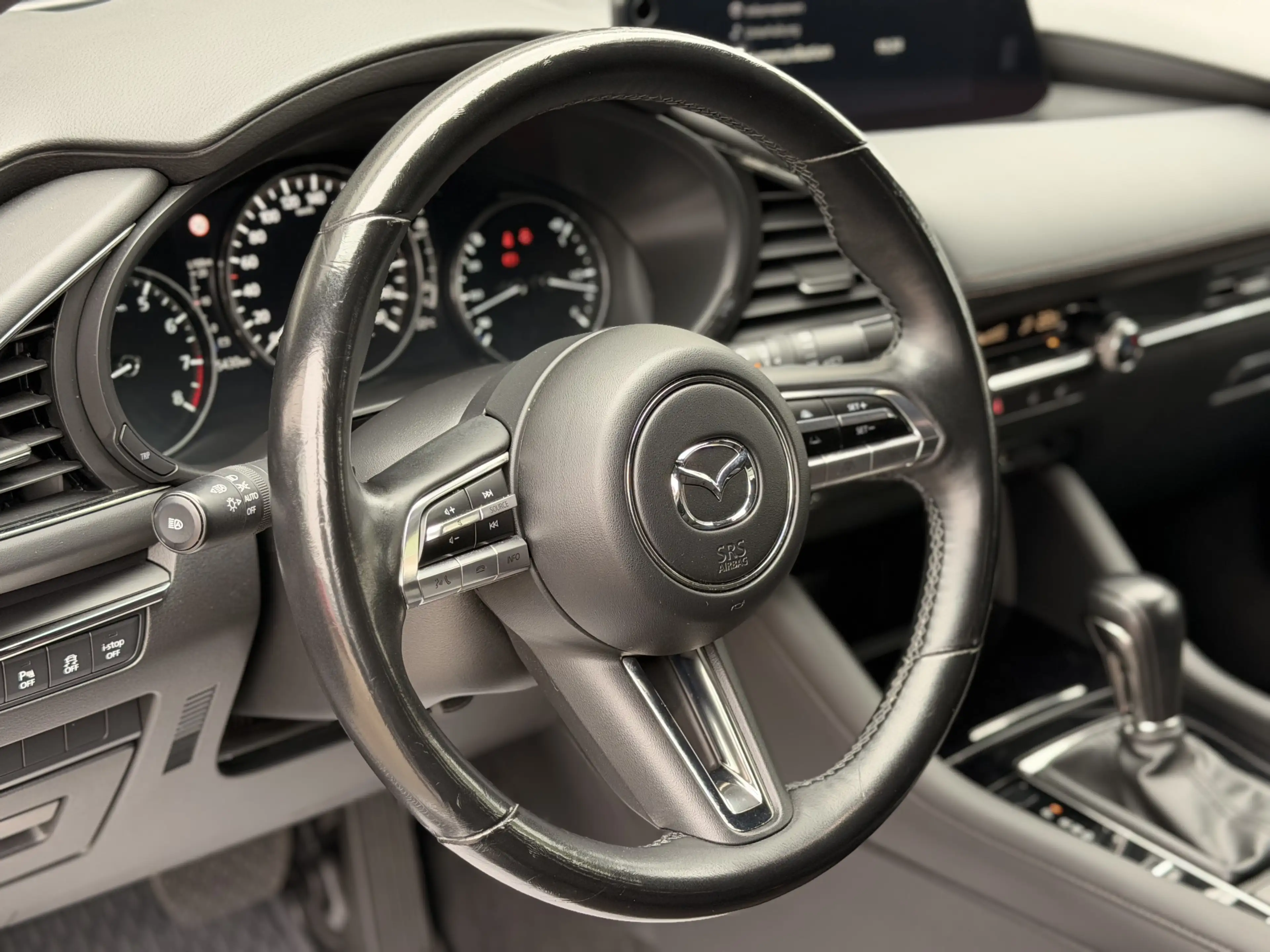 Mazda 3 Selection*HUD*ACC*CARPLAY*BOSE* — photo 8