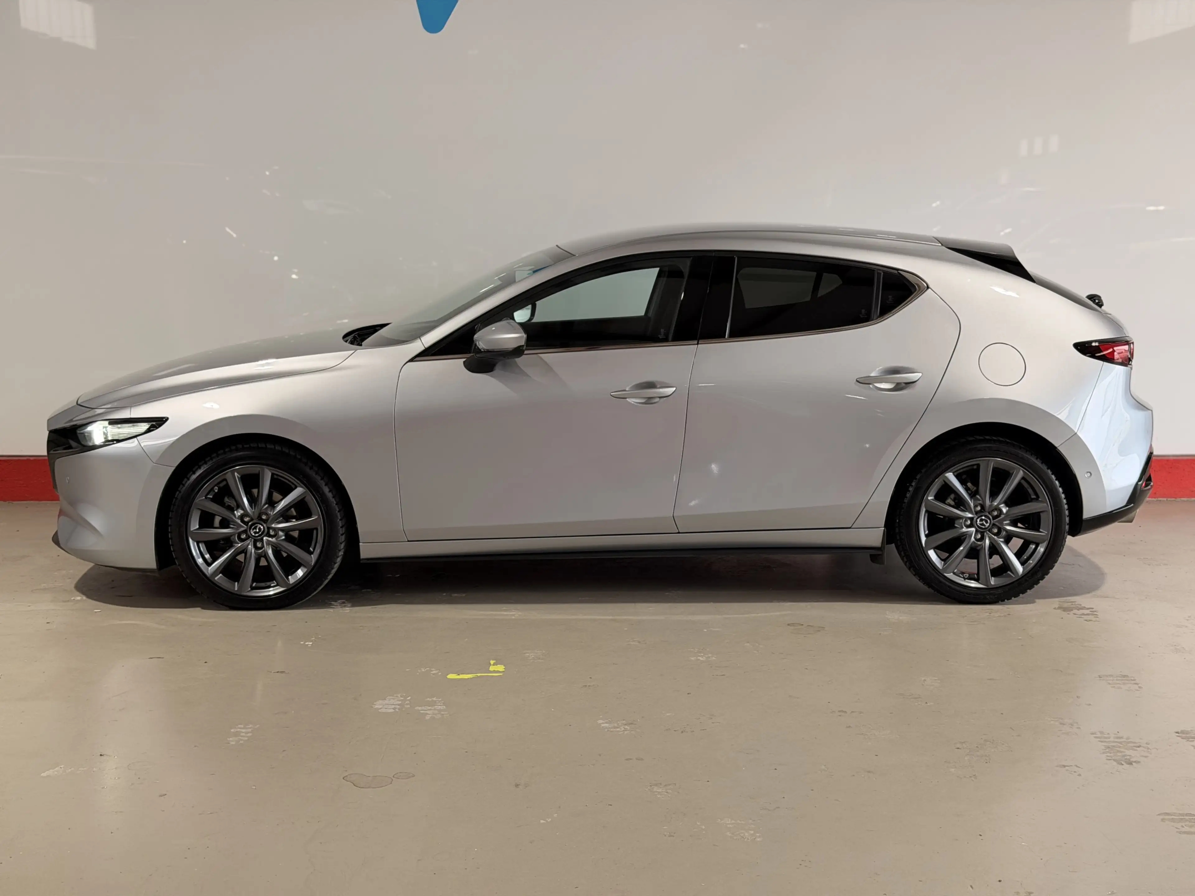 Mazda 3 Selection*HUD*ACC*CARPLAY*BOSE* — photo 5