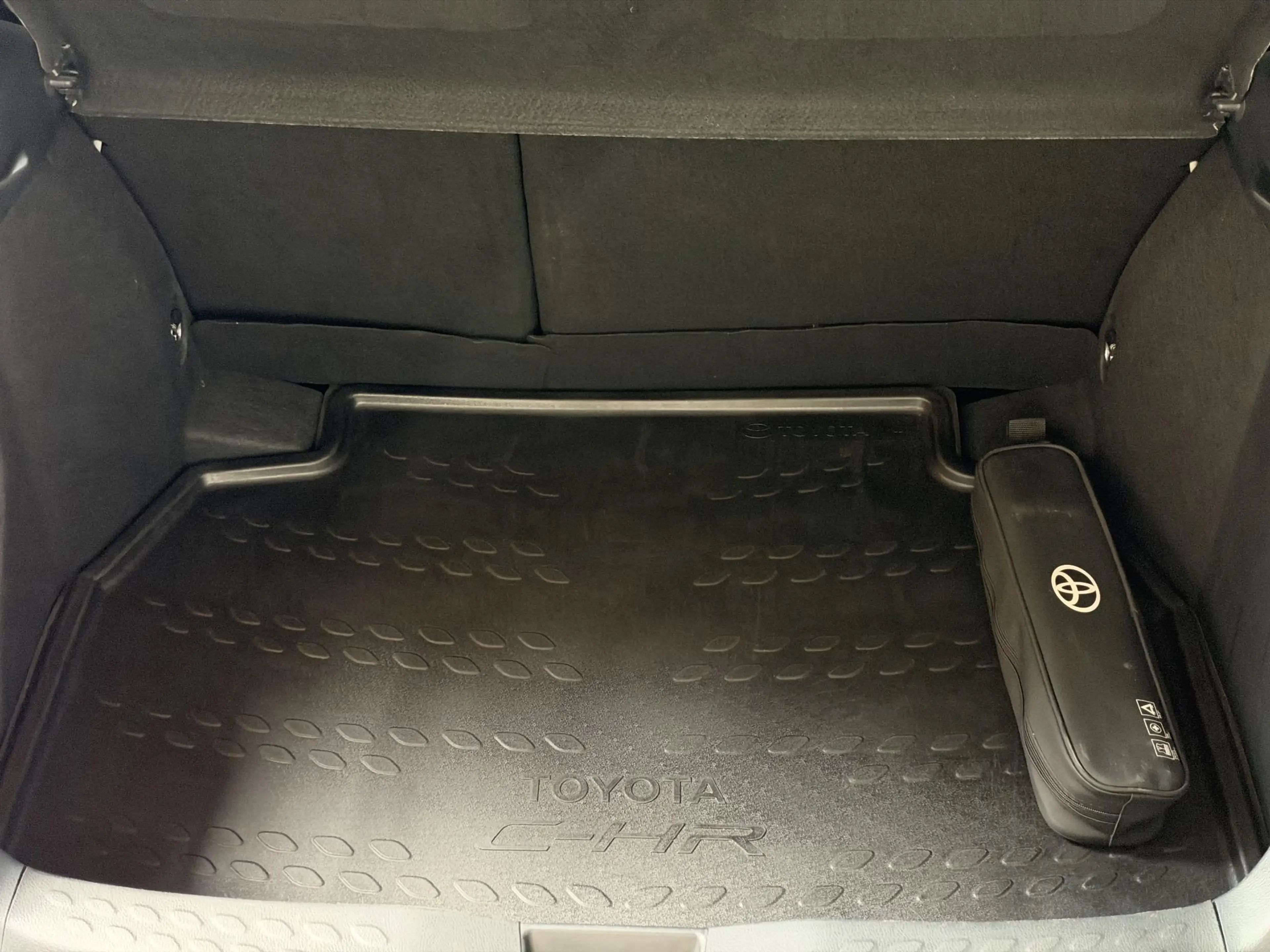 Toyota C-HR 1.8 Hybrid Style — photo 16