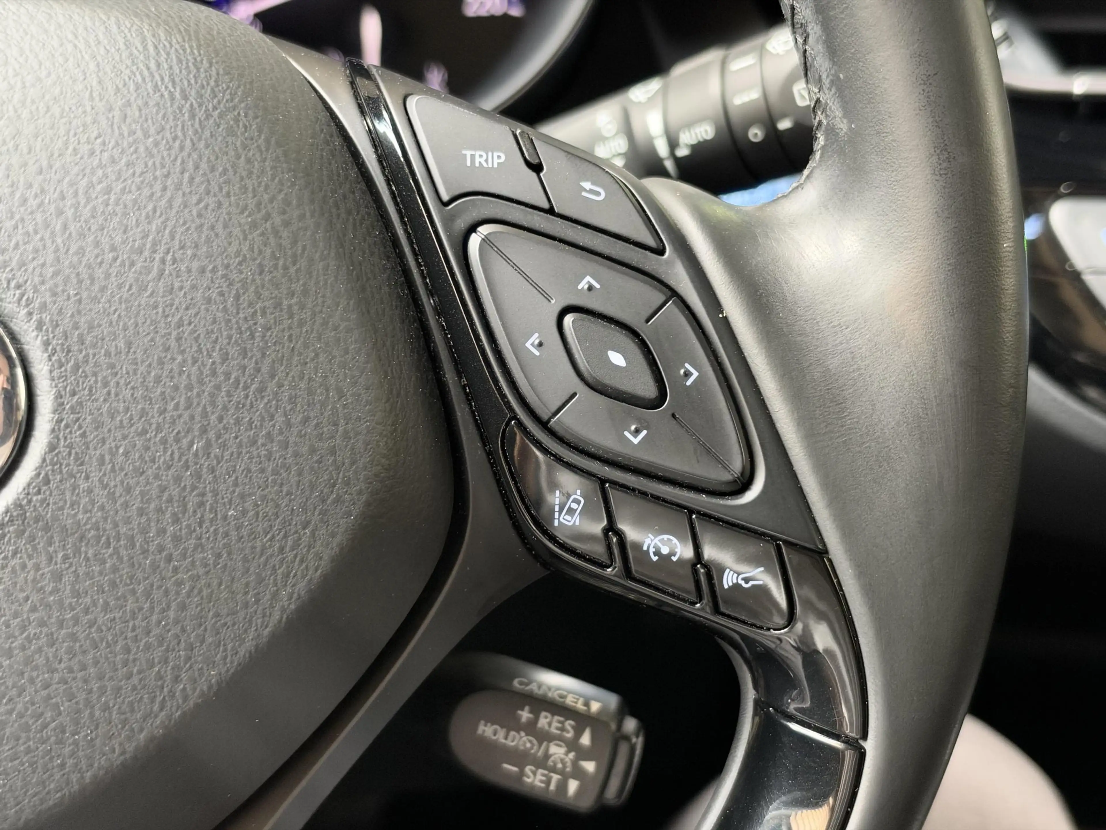 Toyota C-HR 1.8 Hybrid Style — photo 12
