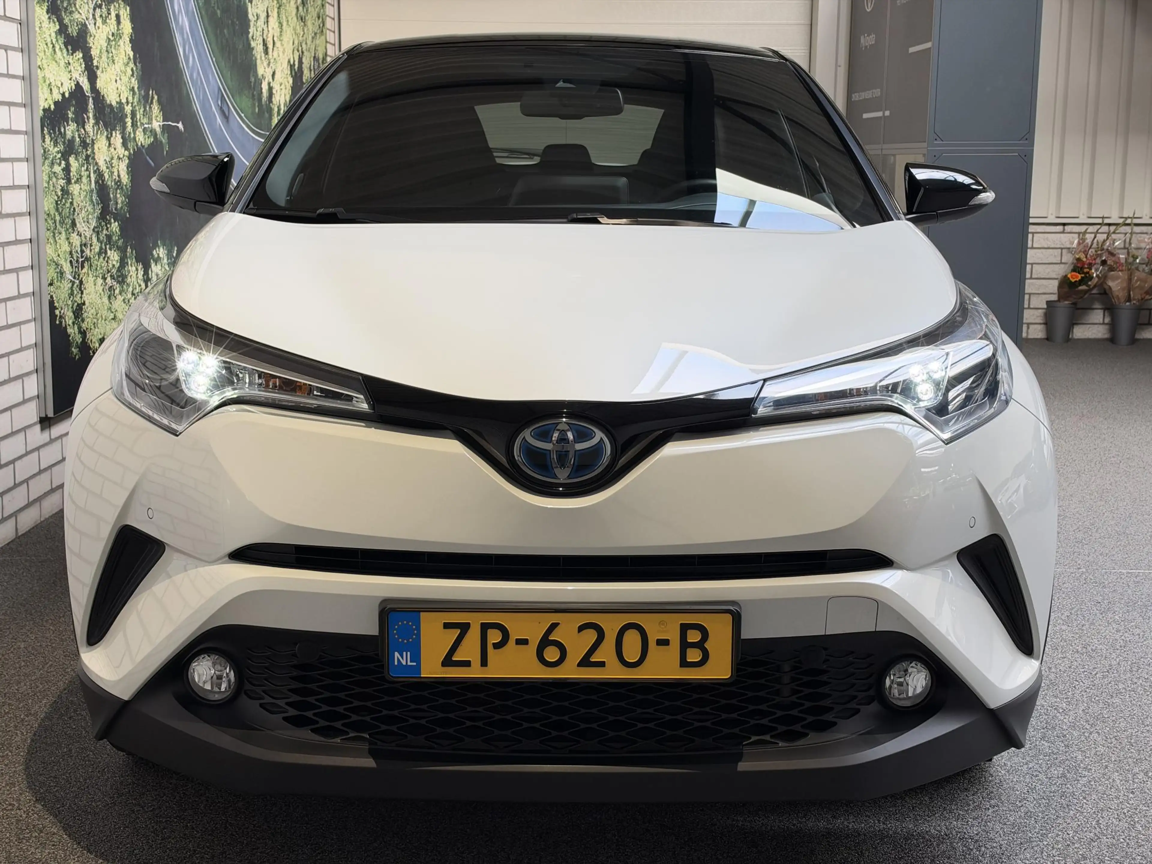 Toyota C-HR 1.8 Hybrid Style — photo 3