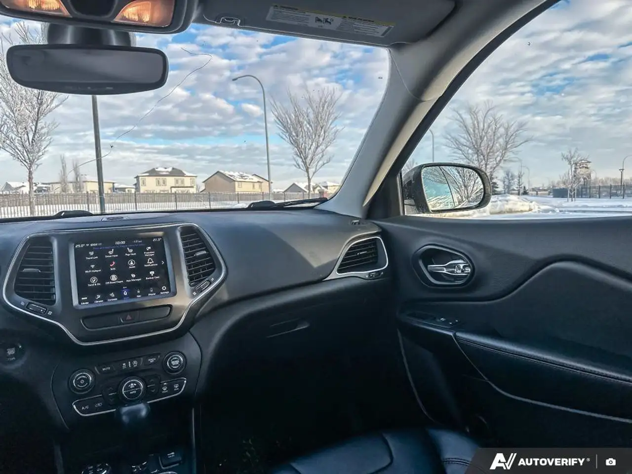 Jeep Cherokee снимка Jeep Cherokee