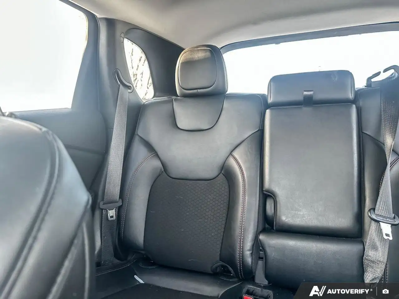 Jeep Cherokee снимка Jeep Cherokee