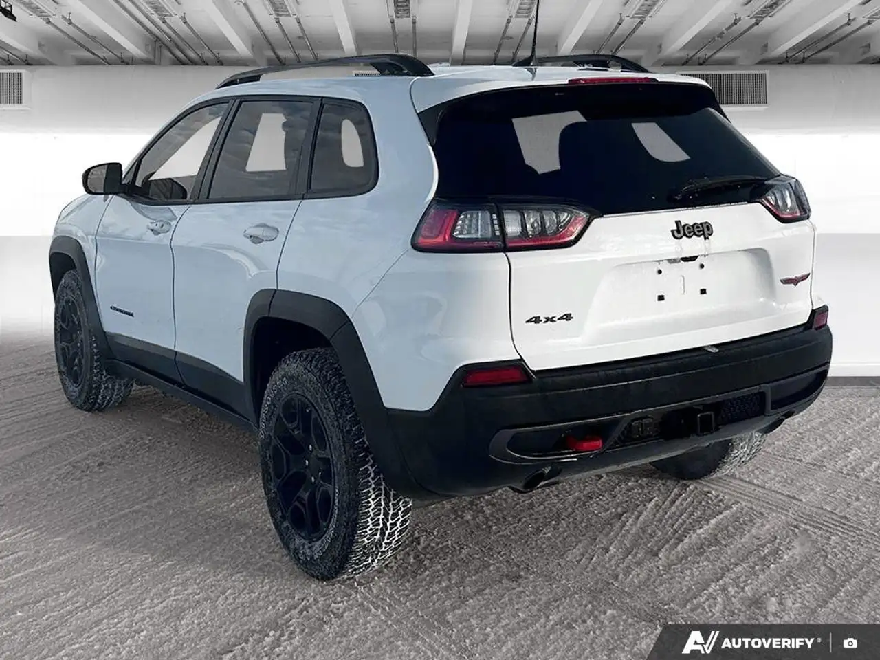 Jeep Cherokee снимка Jeep Cherokee
