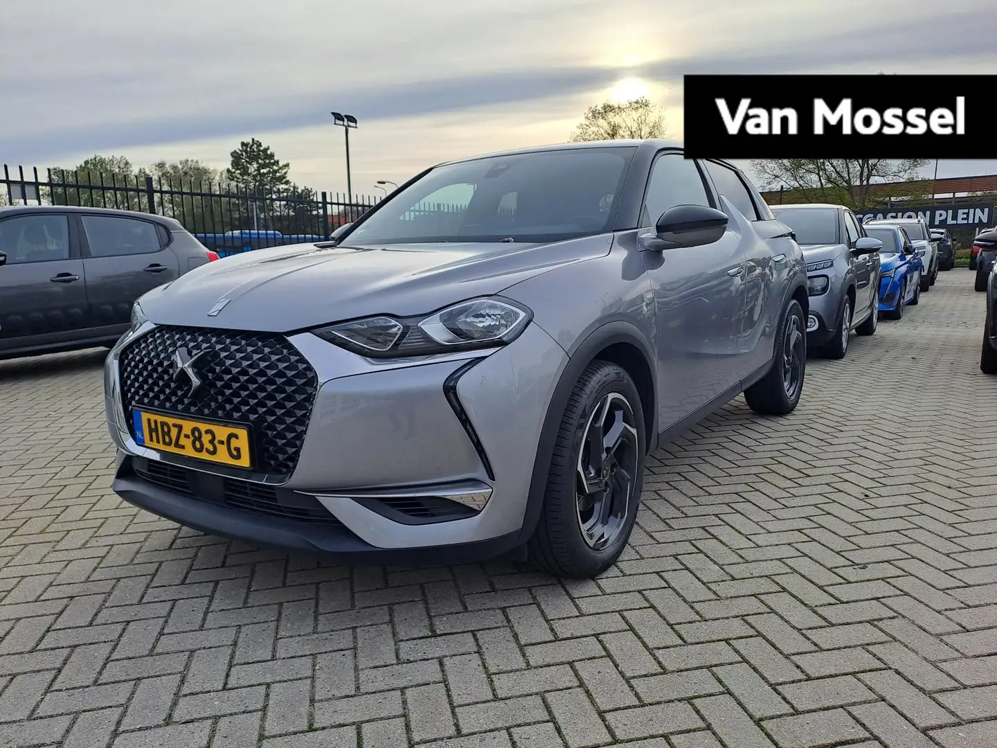 DS Automobiles DS 3 Crossback 1.2 Business | AUTOMAAT | Navigatie | Camera | Cli Grau - 1