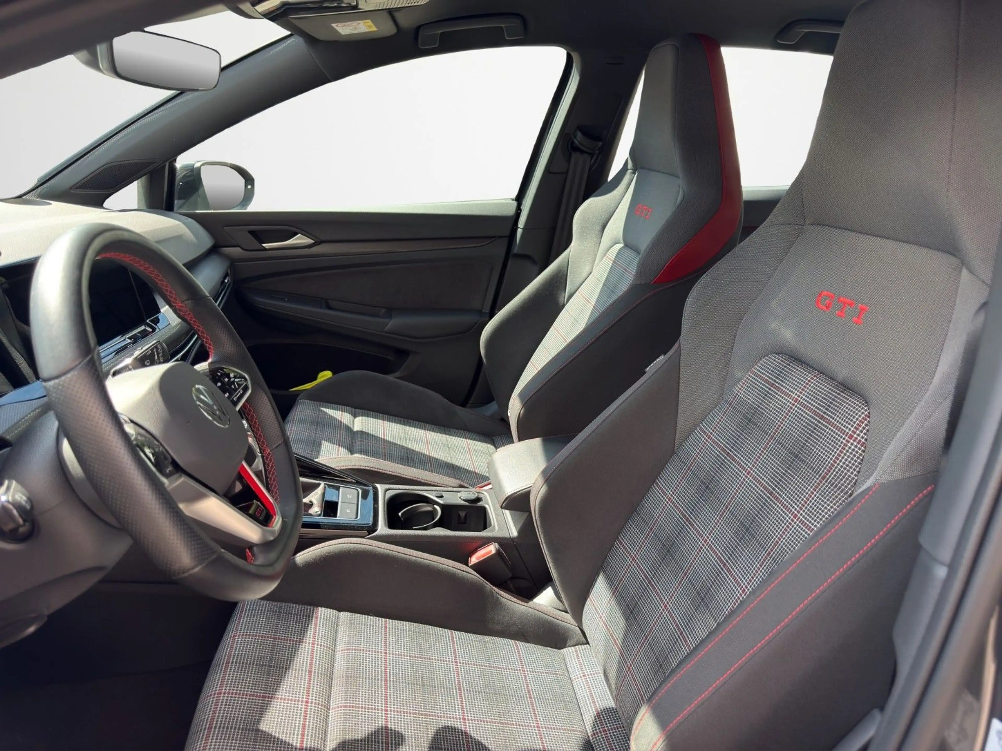 Volkswagen Golf VIII Lim. GTI Urano-Grau NAVI APP.LINK LED — photo 9
