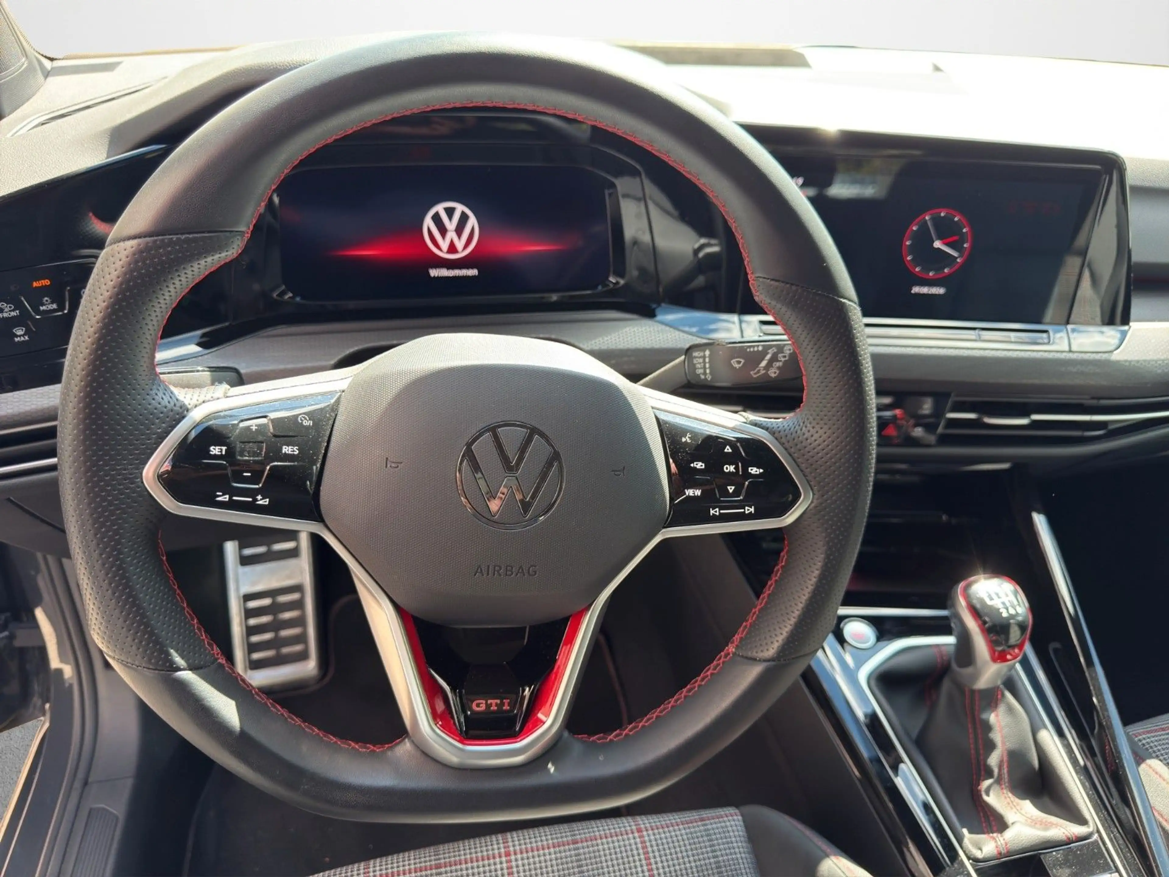 Volkswagen Golf VIII Lim. GTI Urano-Grau NAVI APP.LINK LED — photo 13