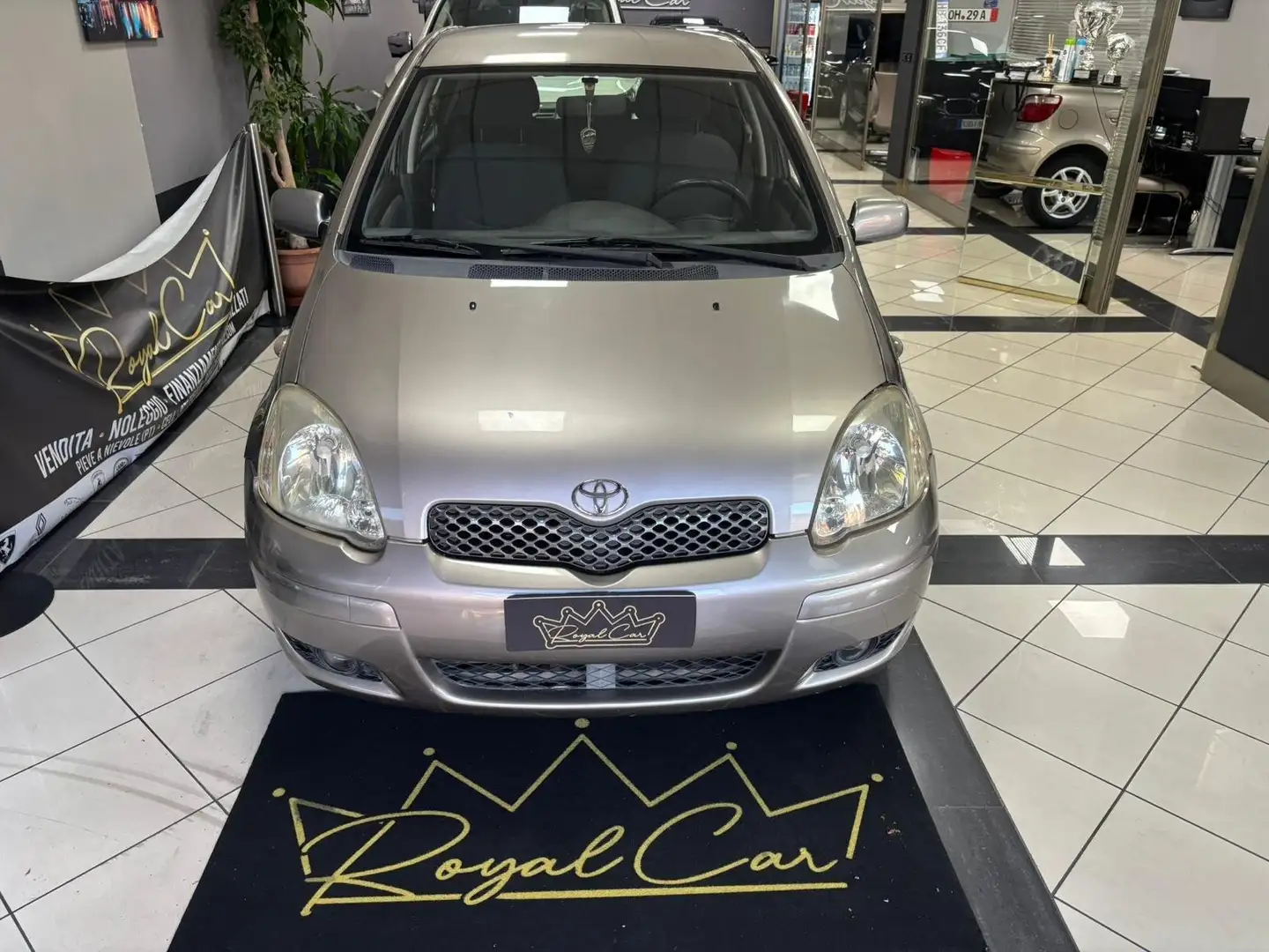 Toyota Yaris 1.0 5p Grigio - 2