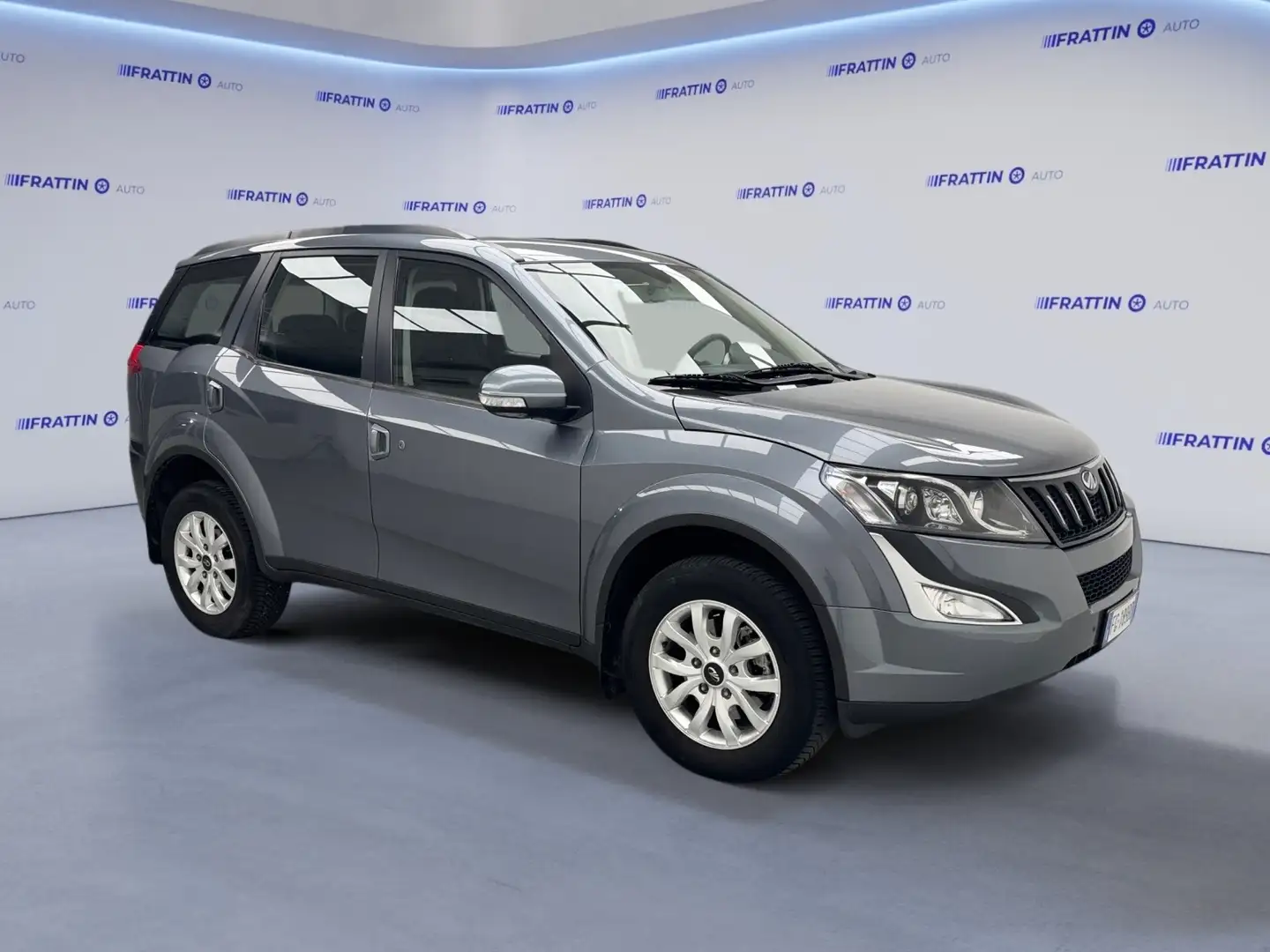 Mahindra XUV500 2.2 16V AWD W6 Grau - 2