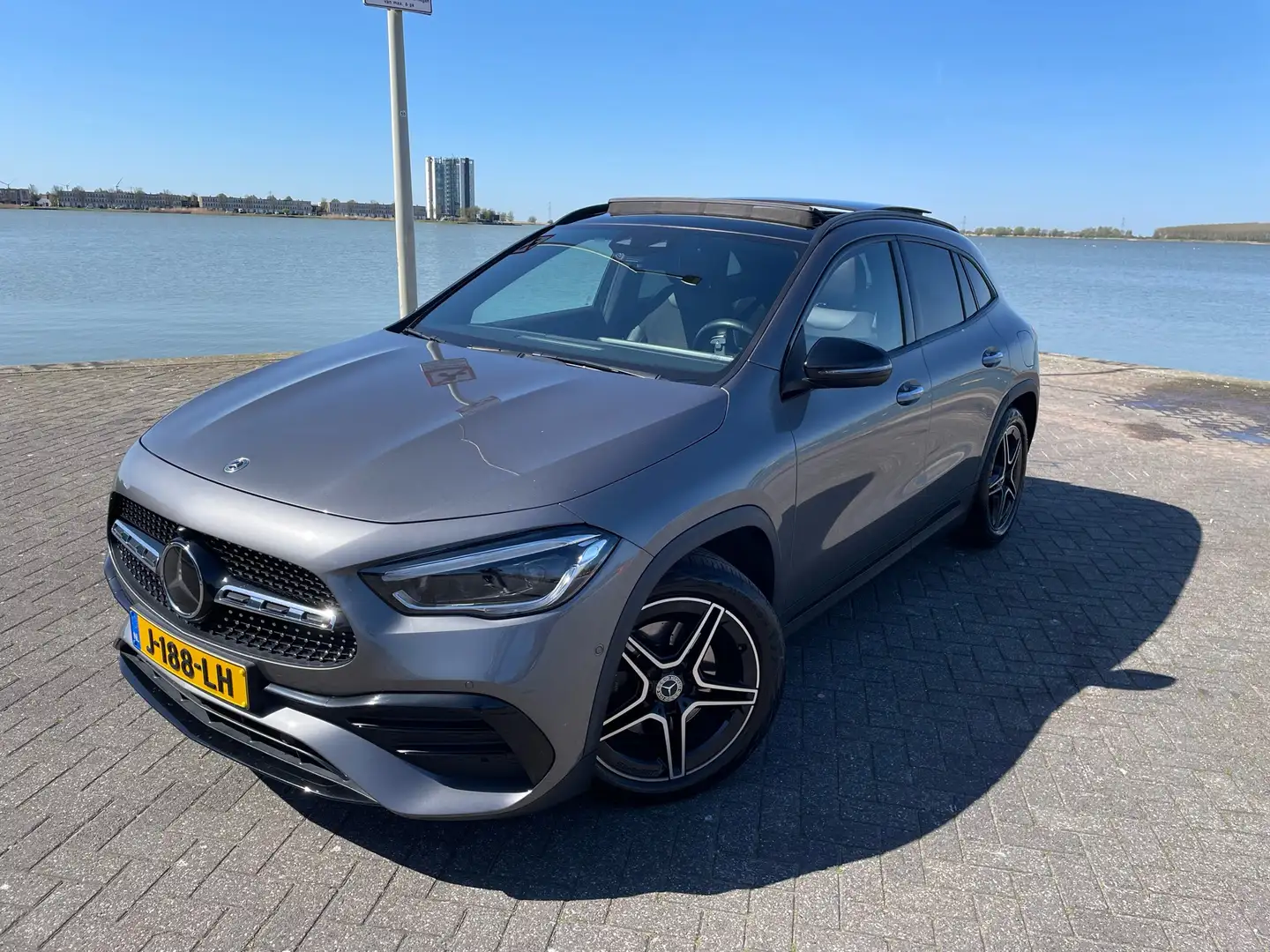 Mercedes-Benz GLA 200 Business Solution AMG pakket Grijs - 1