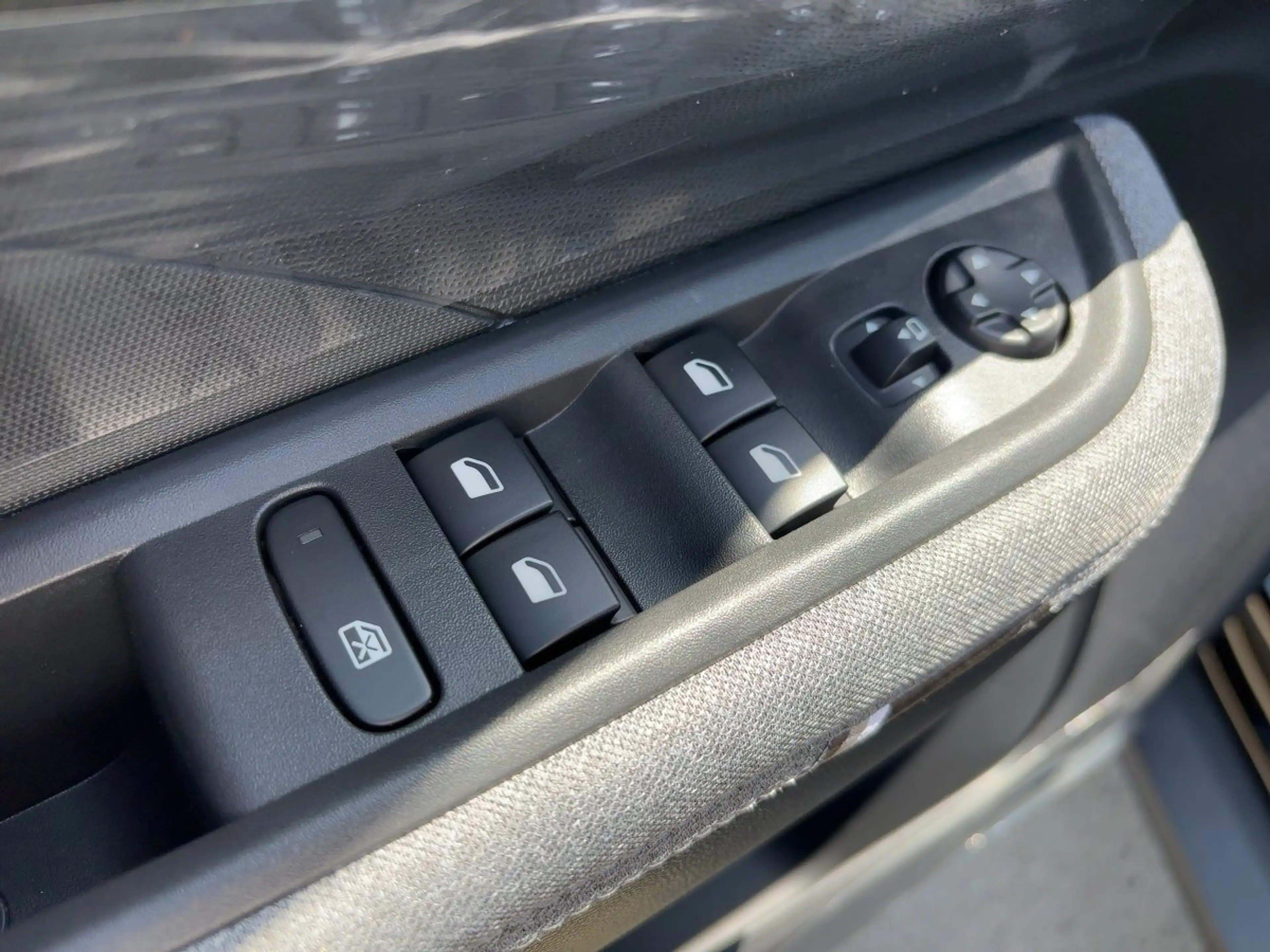 Opel Frontera Ultimate. Hybrid 107k W (145 PS) eDCT6 — photo 15