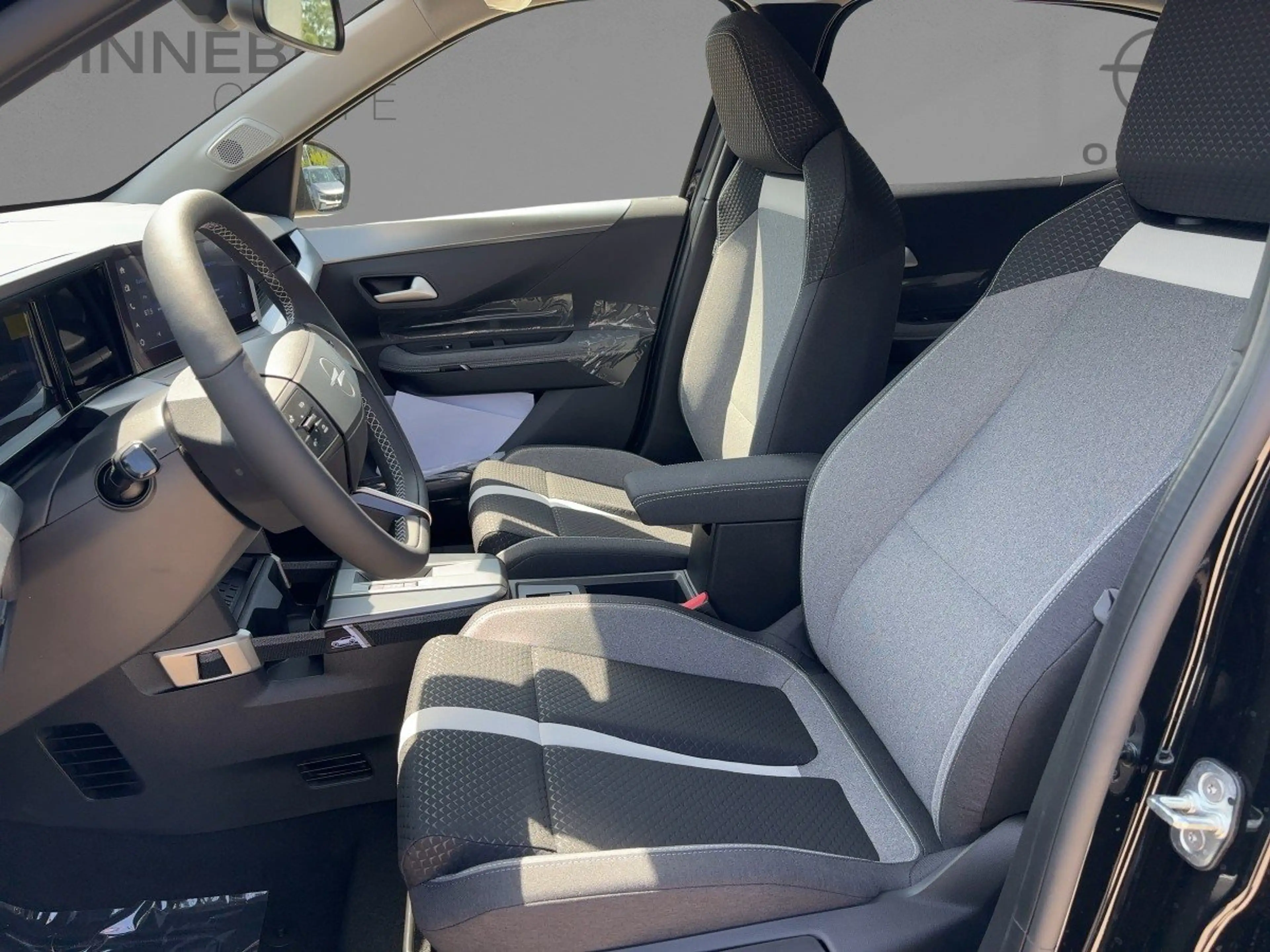 Opel Frontera Ultimate. Hybrid 107k W (145 PS) eDCT6 — photo 9