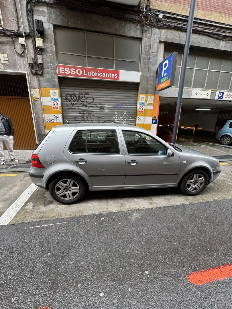 Volkswagen Golf 1.6i A - 2