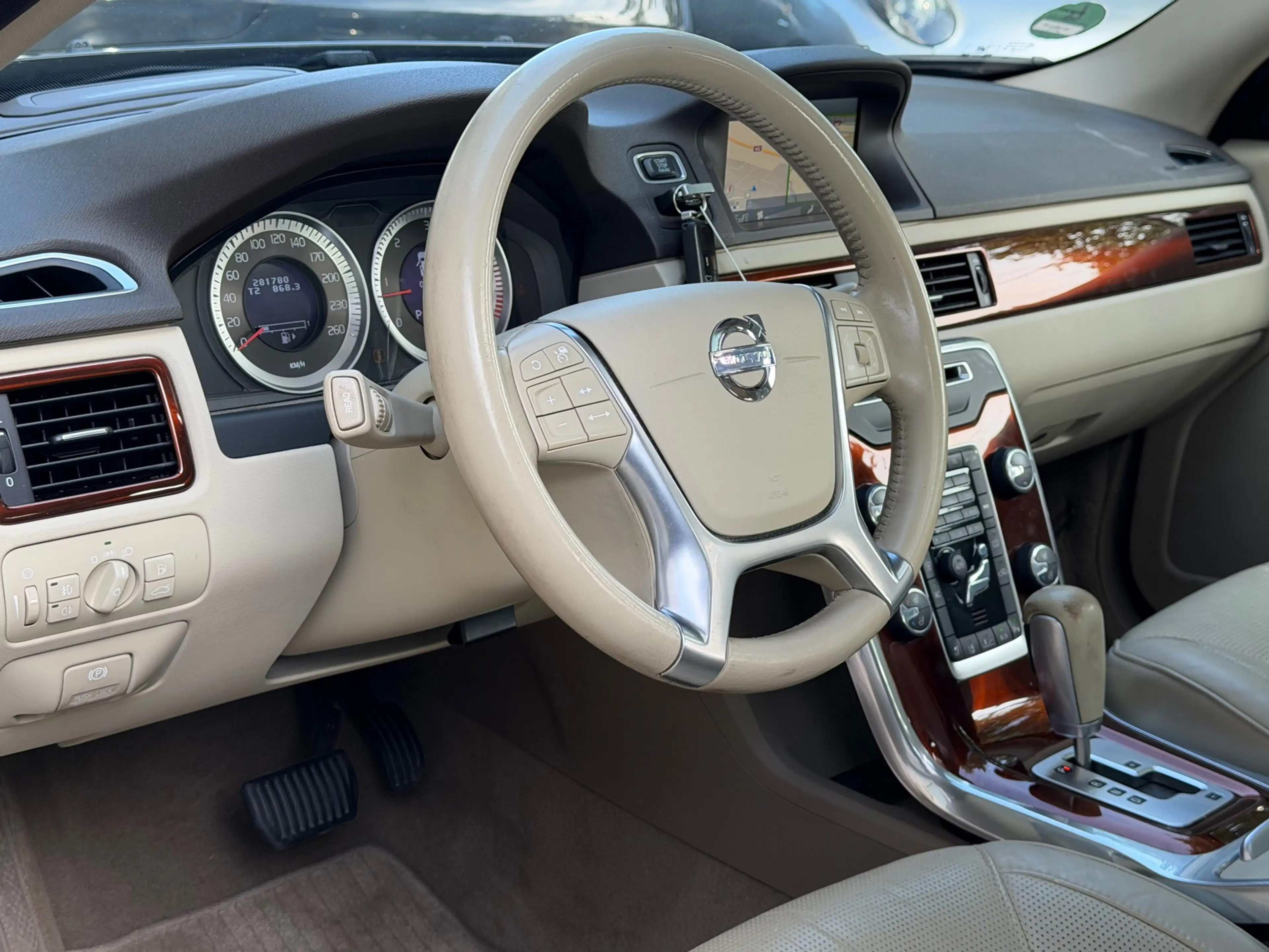 Volvo S80 2.4 D5 Summum — photo 12