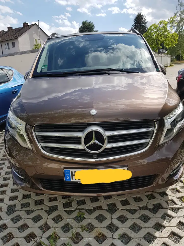 Mercedes-Benz V 250 (BlueTEC) d lang 7G-TRONIC Avantgarde — photo 1 of 20