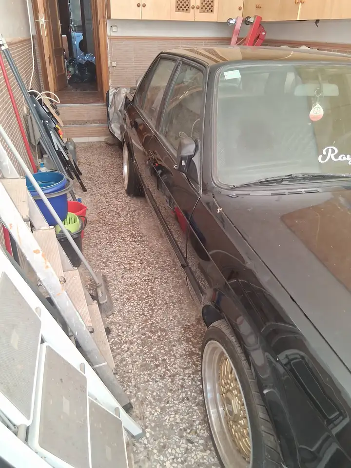 BMW 325i, foto 2