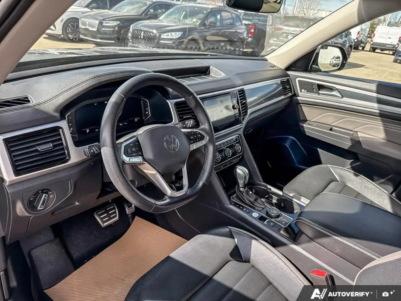 Volkswagen Atlas снимка Volkswagen Atlas