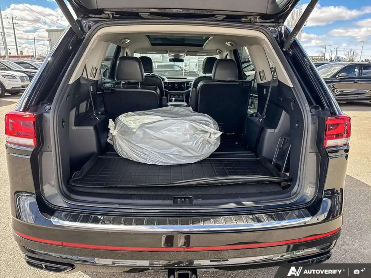 Volkswagen Atlas снимка Volkswagen Atlas
