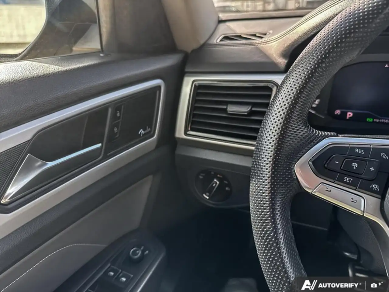 Volkswagen Atlas снимка Volkswagen Atlas