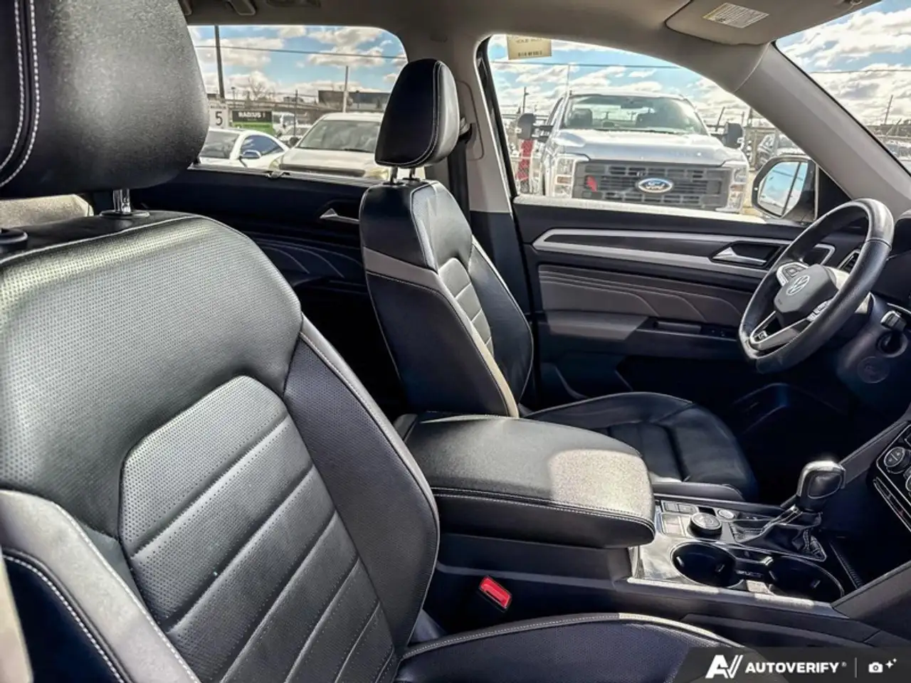 Volkswagen Atlas снимка Volkswagen Atlas