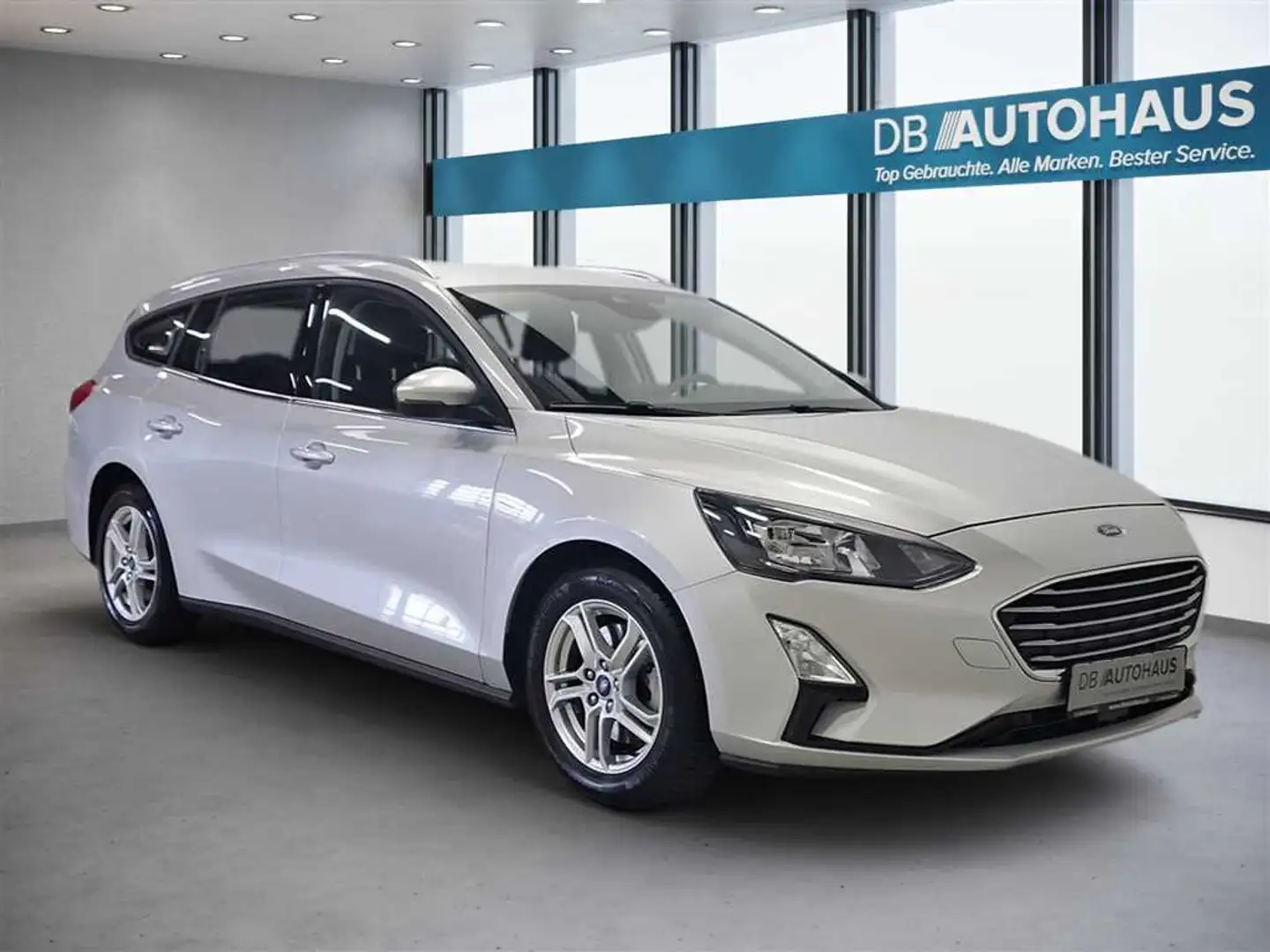 Ford Focus Cool & Connect 1.0 EcoBoost Stříbrná - 2