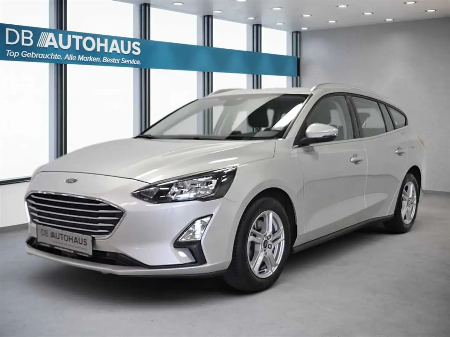 Ford Focus Cool & Connect 1.0 EcoBoost Stříbrná - 1