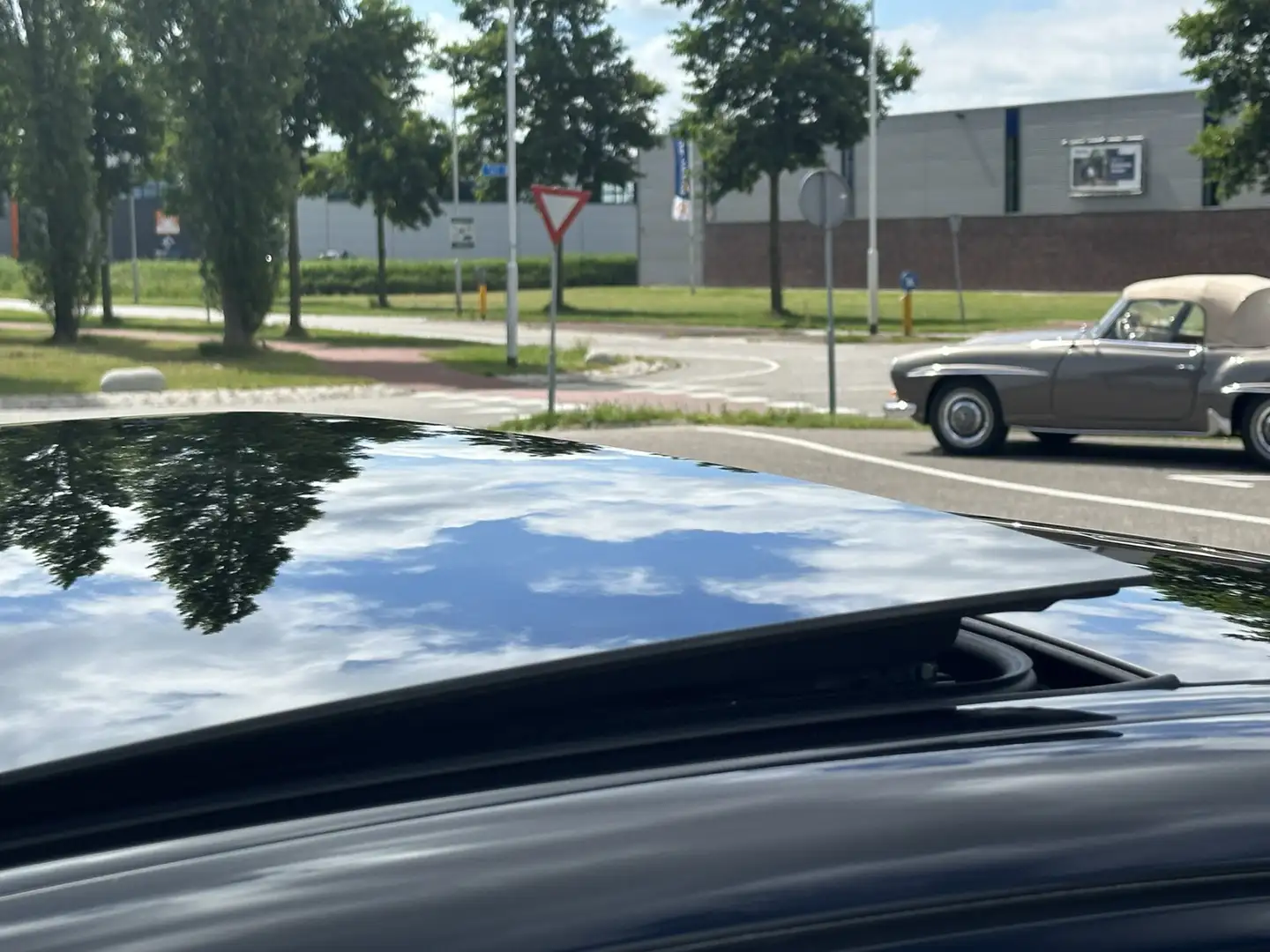 Mercedes-Benz E 300 e AMG Line l Panorama dak I 360 camera I Head-up I Zwart - 2