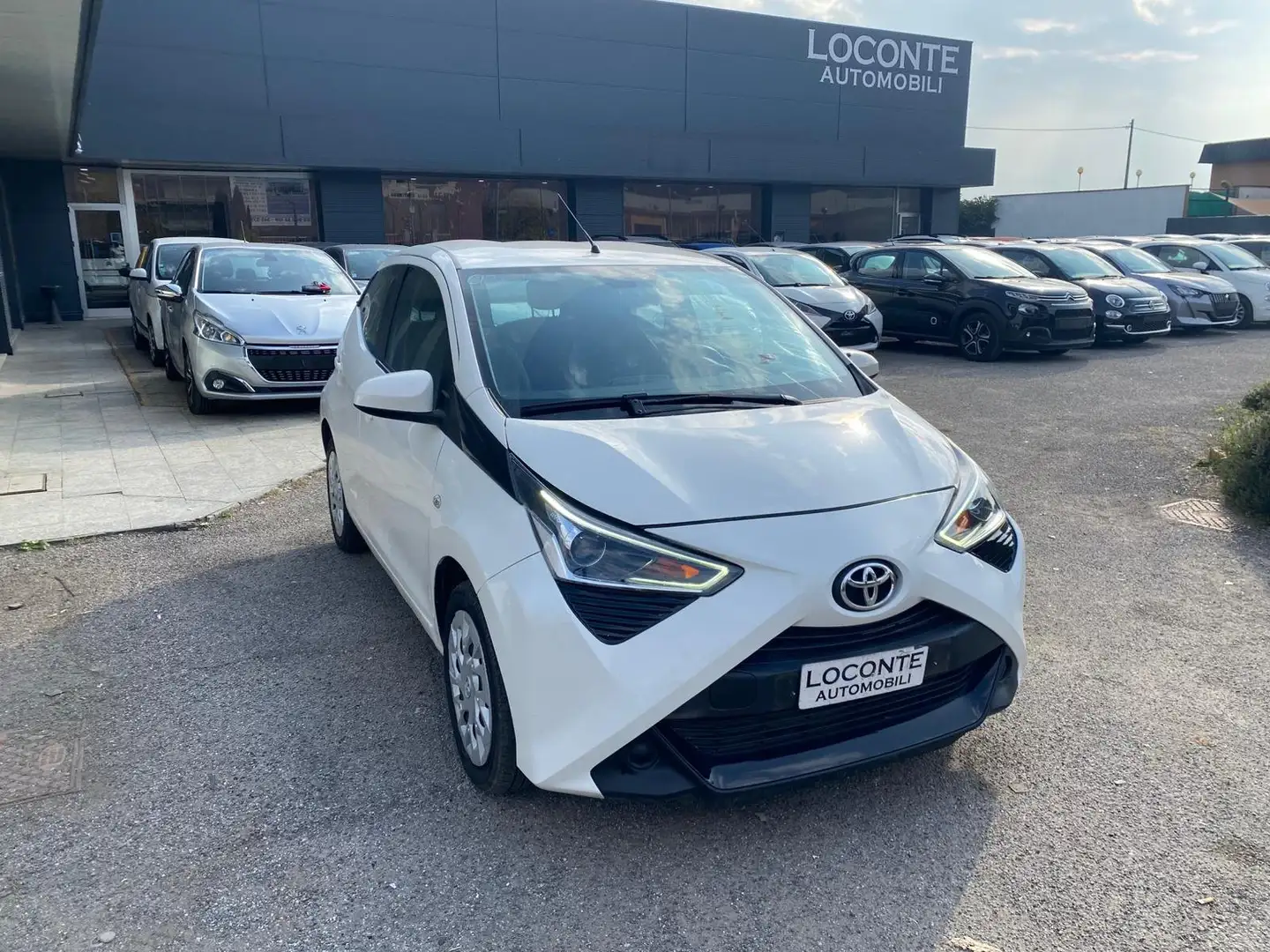 Toyota Aygo 1.0 x-music 72cv Gris - 1