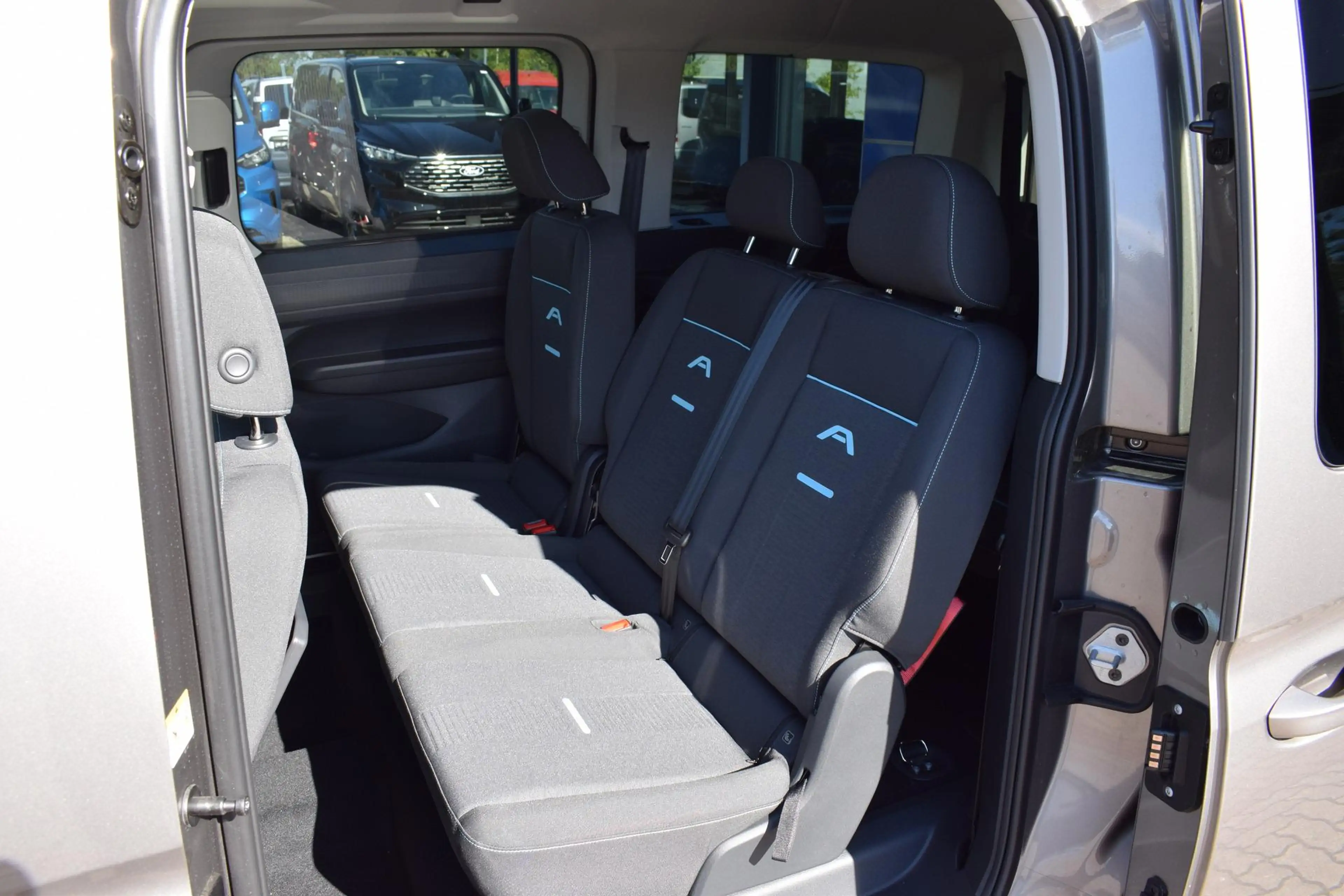 Ford Tourneo Connect Grand 2.0 Active 4x4 L2 LED Kamera — photo 12