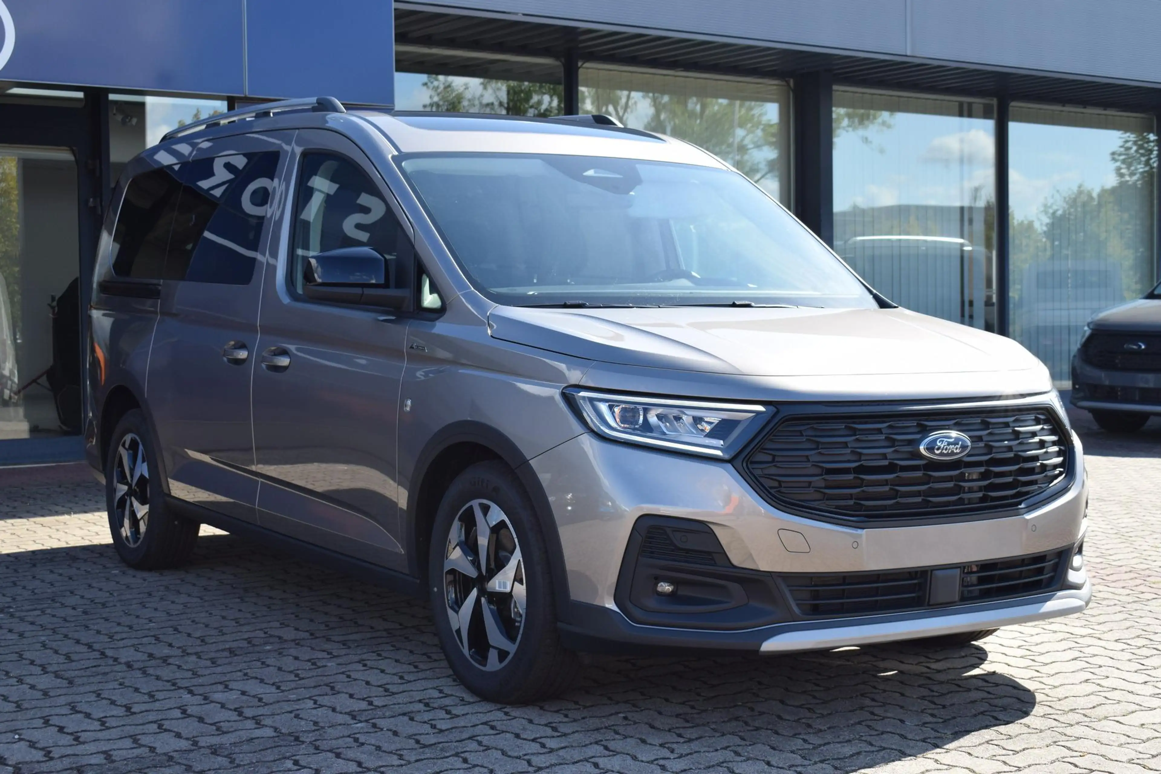 Ford Tourneo Connect Grand 2.0 Active 4x4 L2 LED Kamera — photo 5