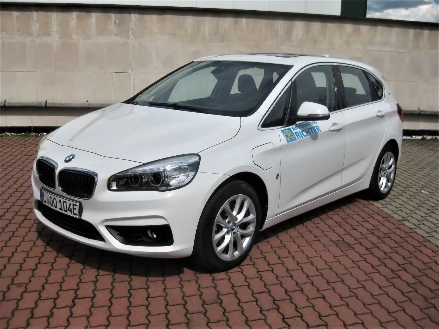 BMW 225 Baureihe 2 Active Tourer 225 xe *Panoramad.* Wit - 2