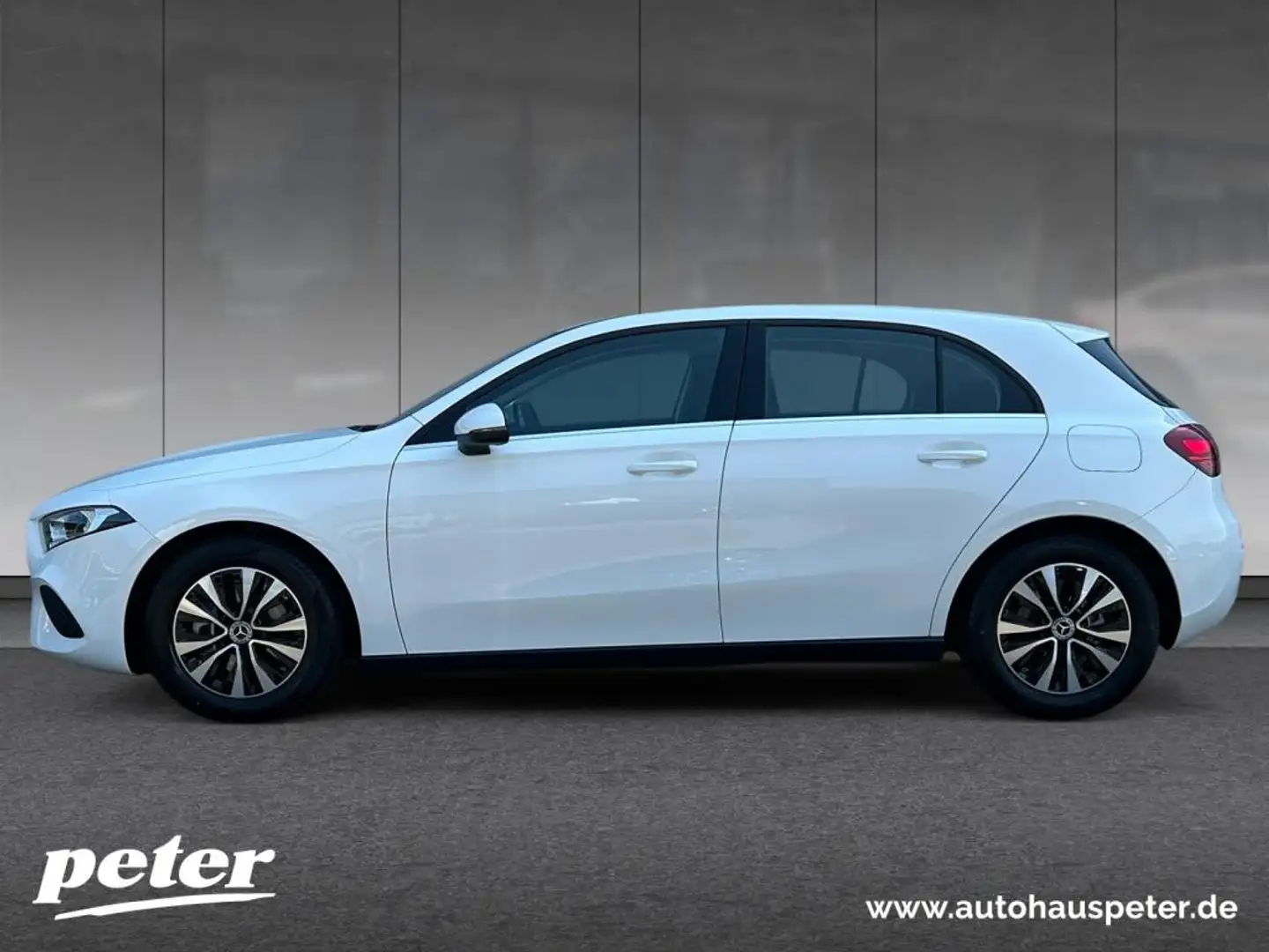 Mercedes-Benz A 180 MBUX+Wide+AHK+Cam+Navi+AUT+SHZ Weiß - 2
