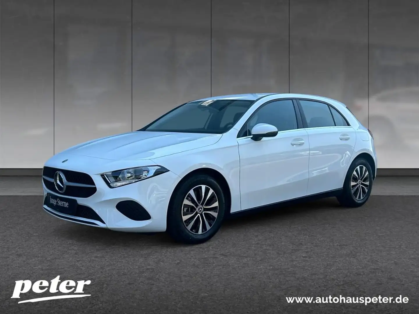Mercedes-Benz A 180 +MBUX+Wide+Navi+AHK+W-Paket+SpurH+AUT+LM Weiß - 1