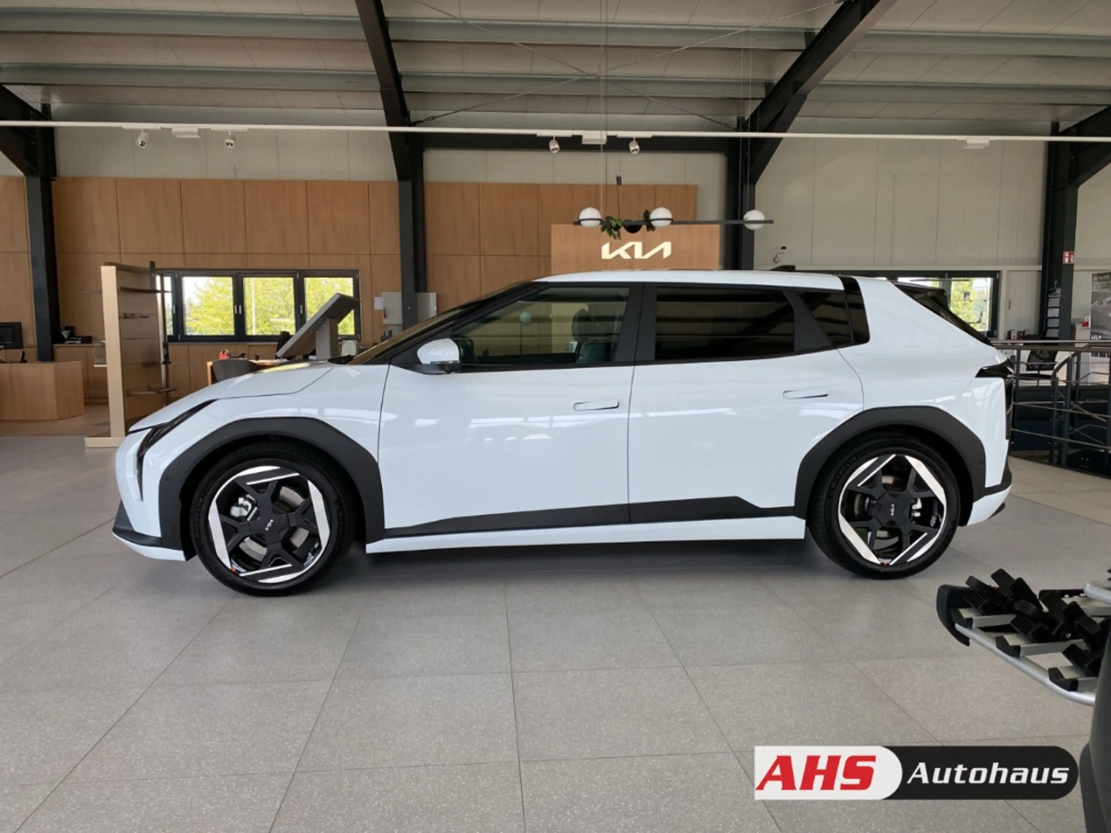 Kia EV4 150 kW Earth V2X Sound Paket E-Heckklappe 360Grad — photo 3