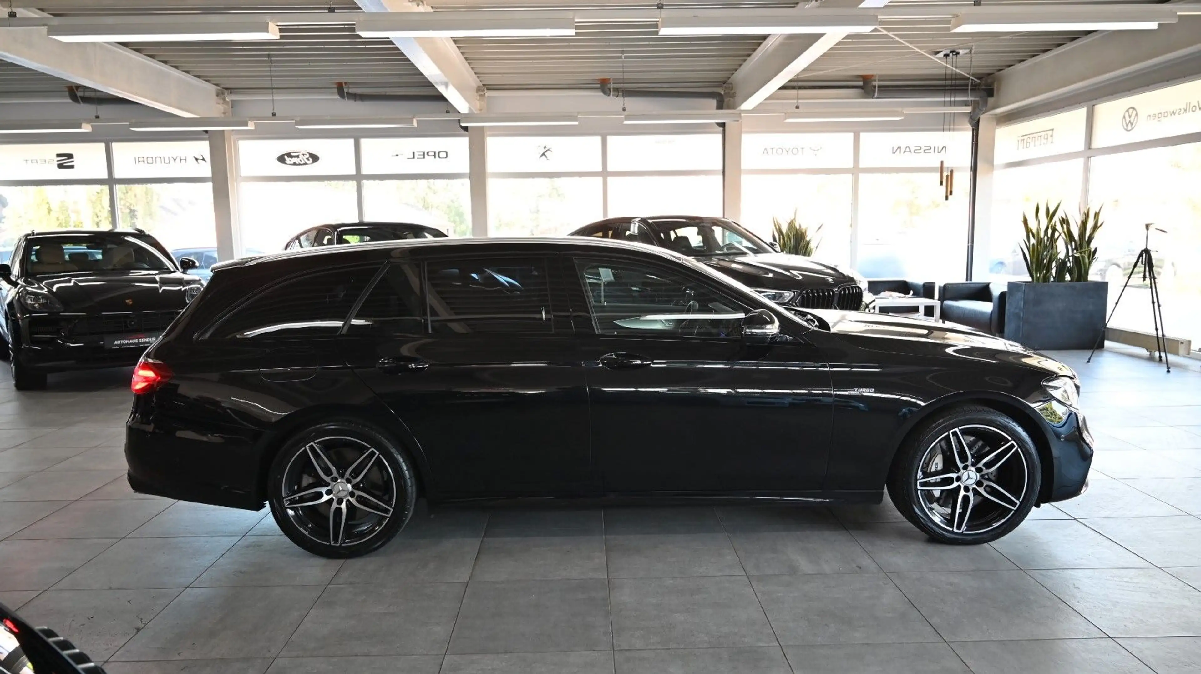 Mercedes-Benz E 53 AMG 4Matic+ *LEDER*MEMORY*S-DACH — photo 6