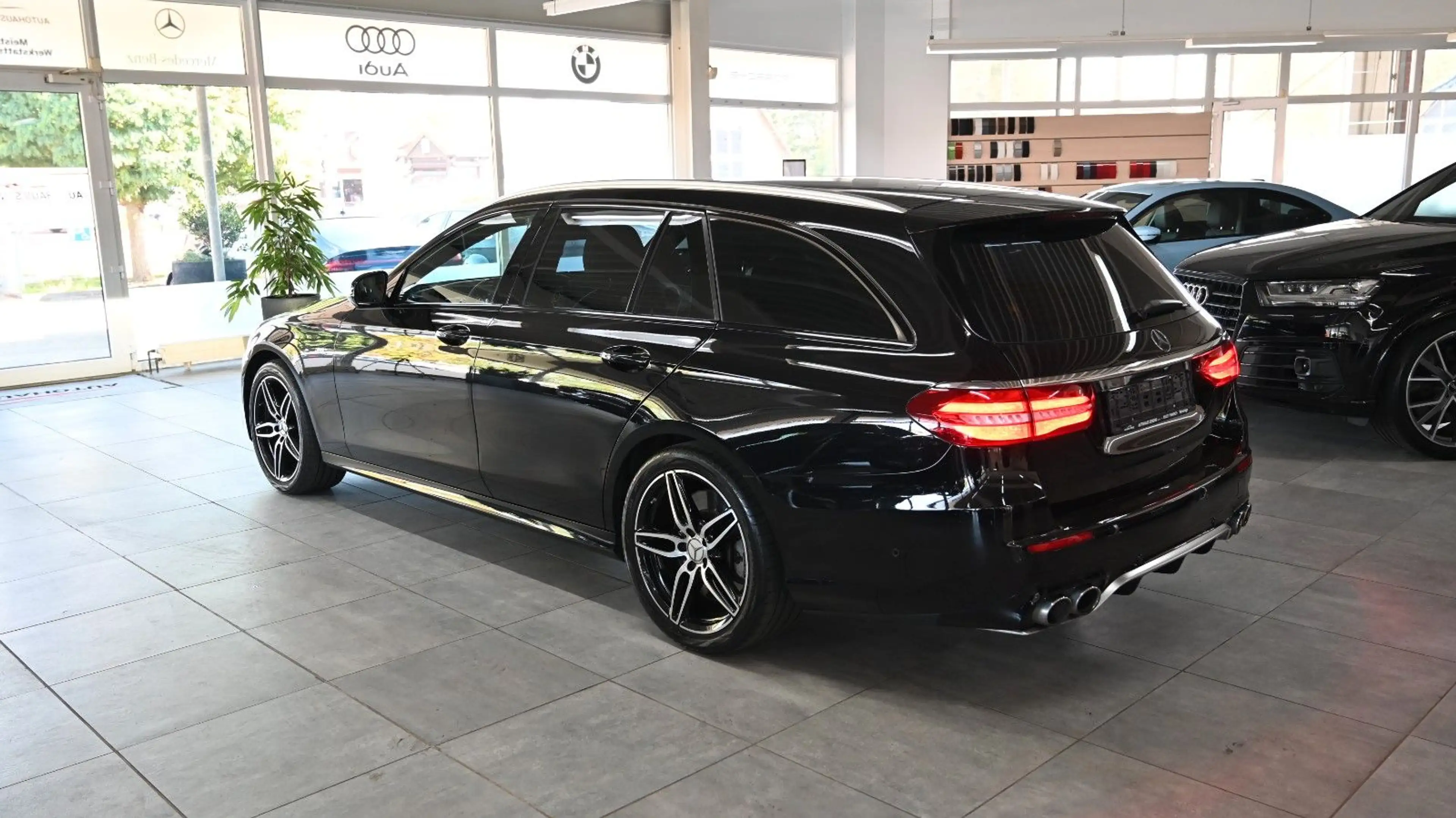 Mercedes-Benz E 53 AMG 4Matic+ *LEDER*MEMORY*S-DACH — photo 3