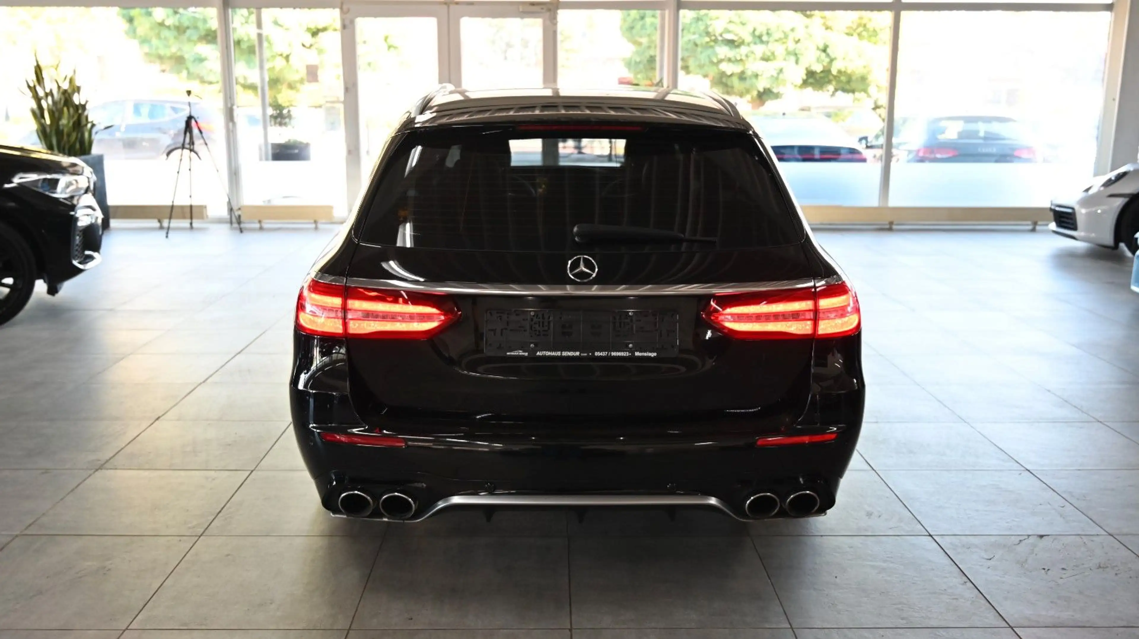 Mercedes-Benz E 53 AMG 4Matic+ *LEDER*MEMORY*S-DACH — photo 4
