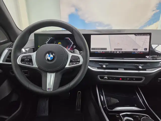 BMW X7 view 9