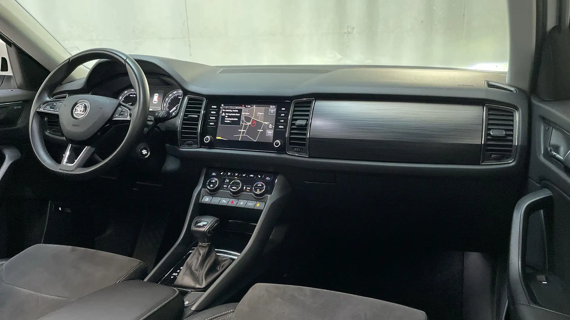 Skoda Kodiaq 1.5 TSI 150pk DSG Limited Business Edition 7p. LED Wit - 2