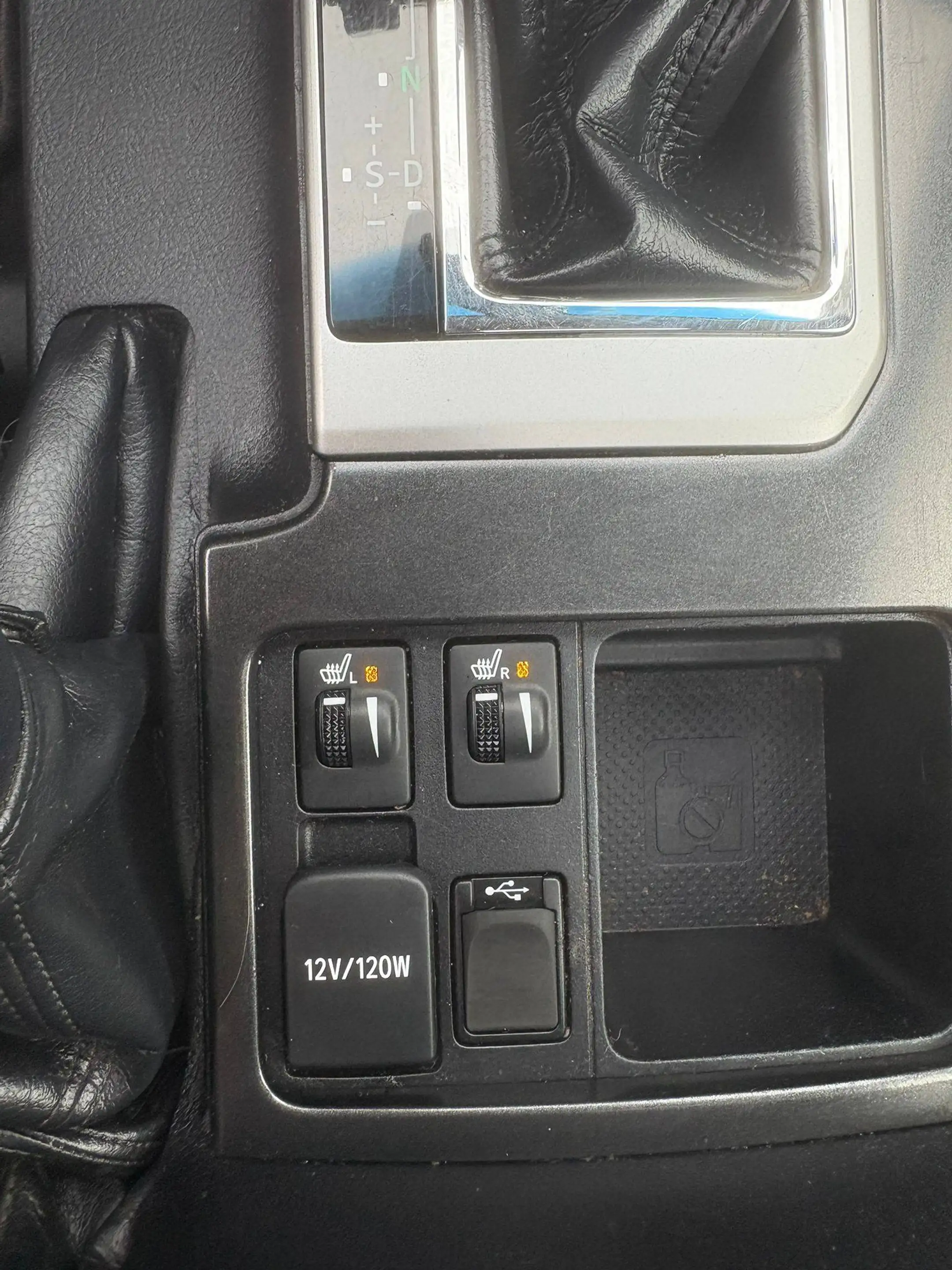 Toyota Land Cruiser Land Cruiser/3.0/Premium/Belgium Car/5 Seats — photo 15